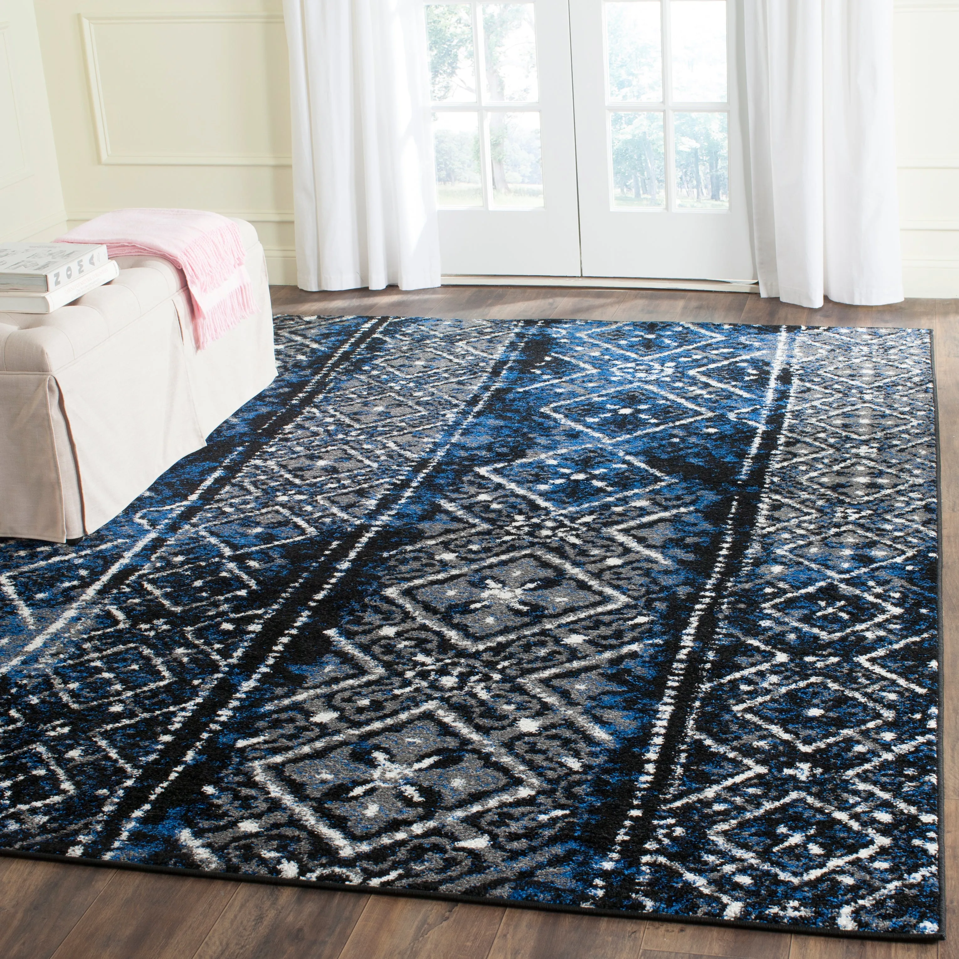 Adirondack Machine Made Area Rug, Blue / Black Traditional Style Easy Care
