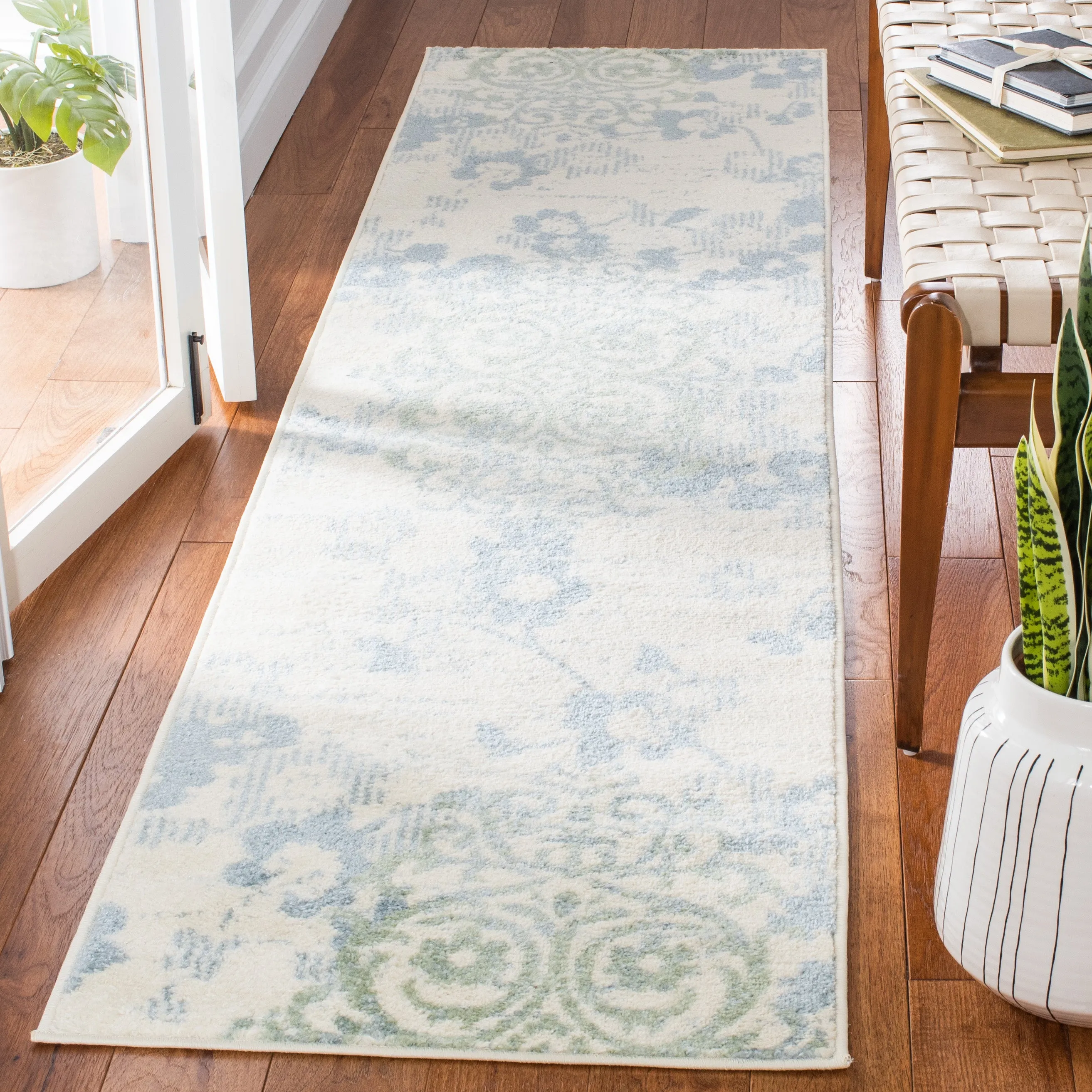 Adirondack Machine Made Area Rug, Ivory / Blue Transitional Style Easy Care