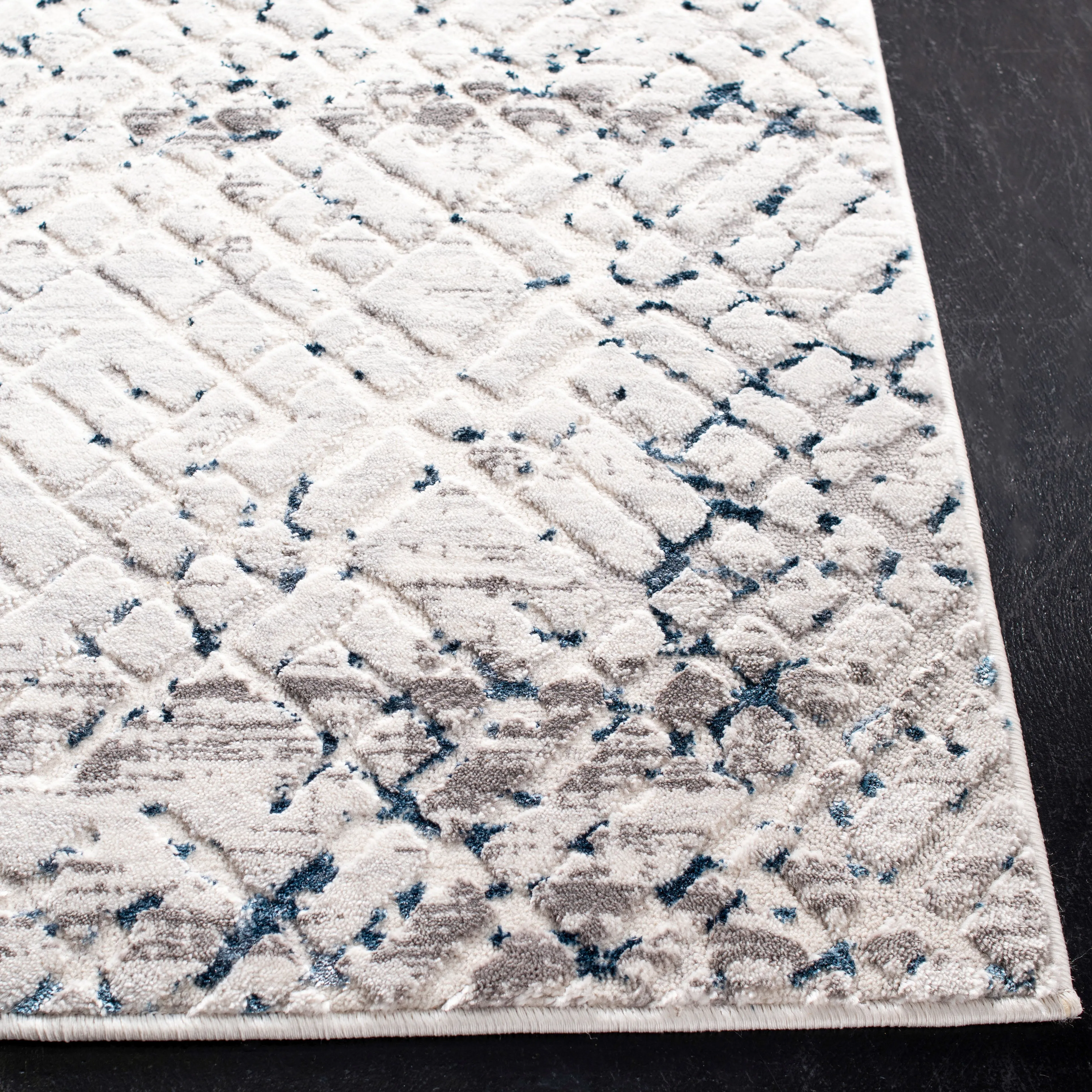 Amalfi Machine Made Area Rug, Cream / Navy Contemporary Style Easy Care