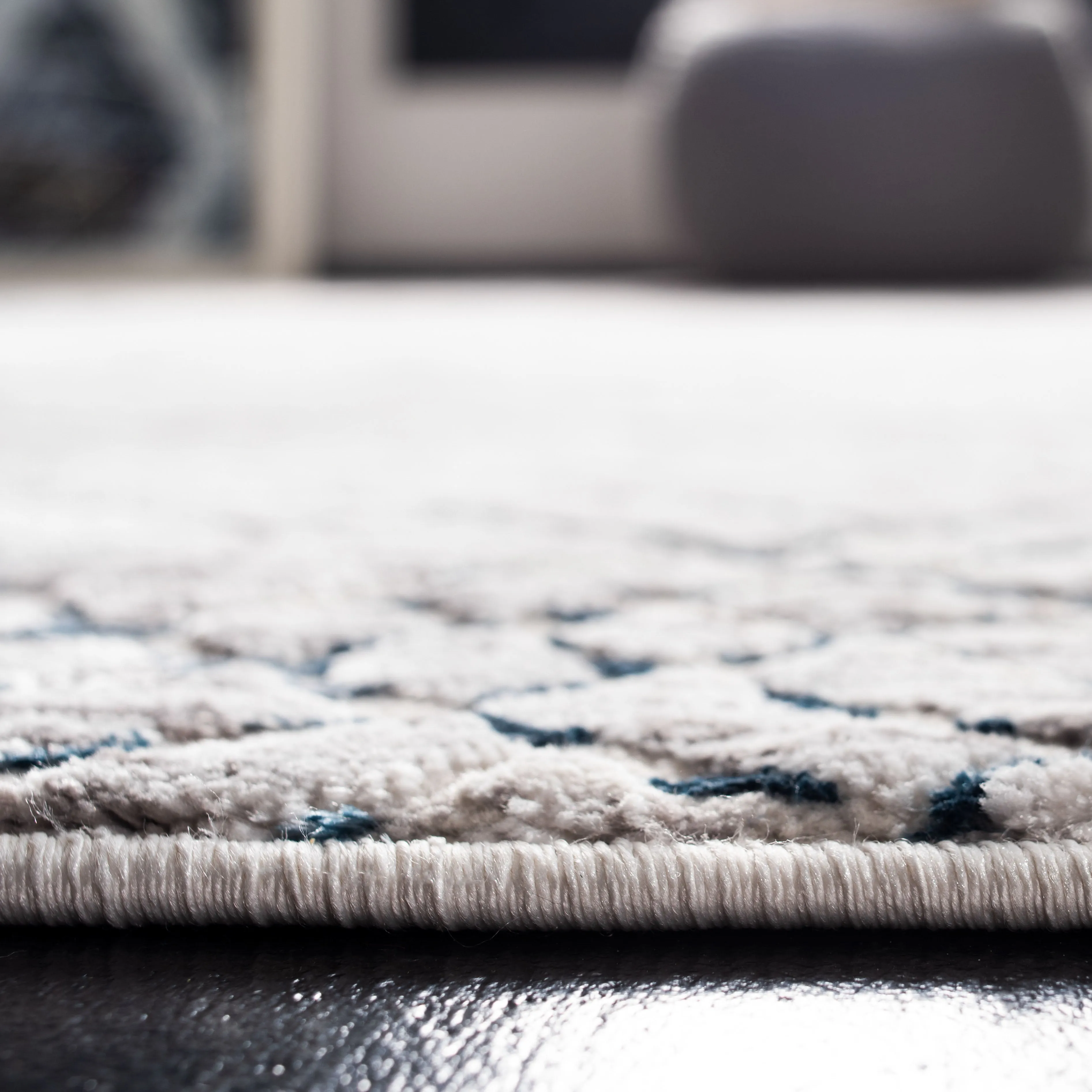Amalfi Machine Made Area Rug, Cream / Navy Contemporary Style Easy Care