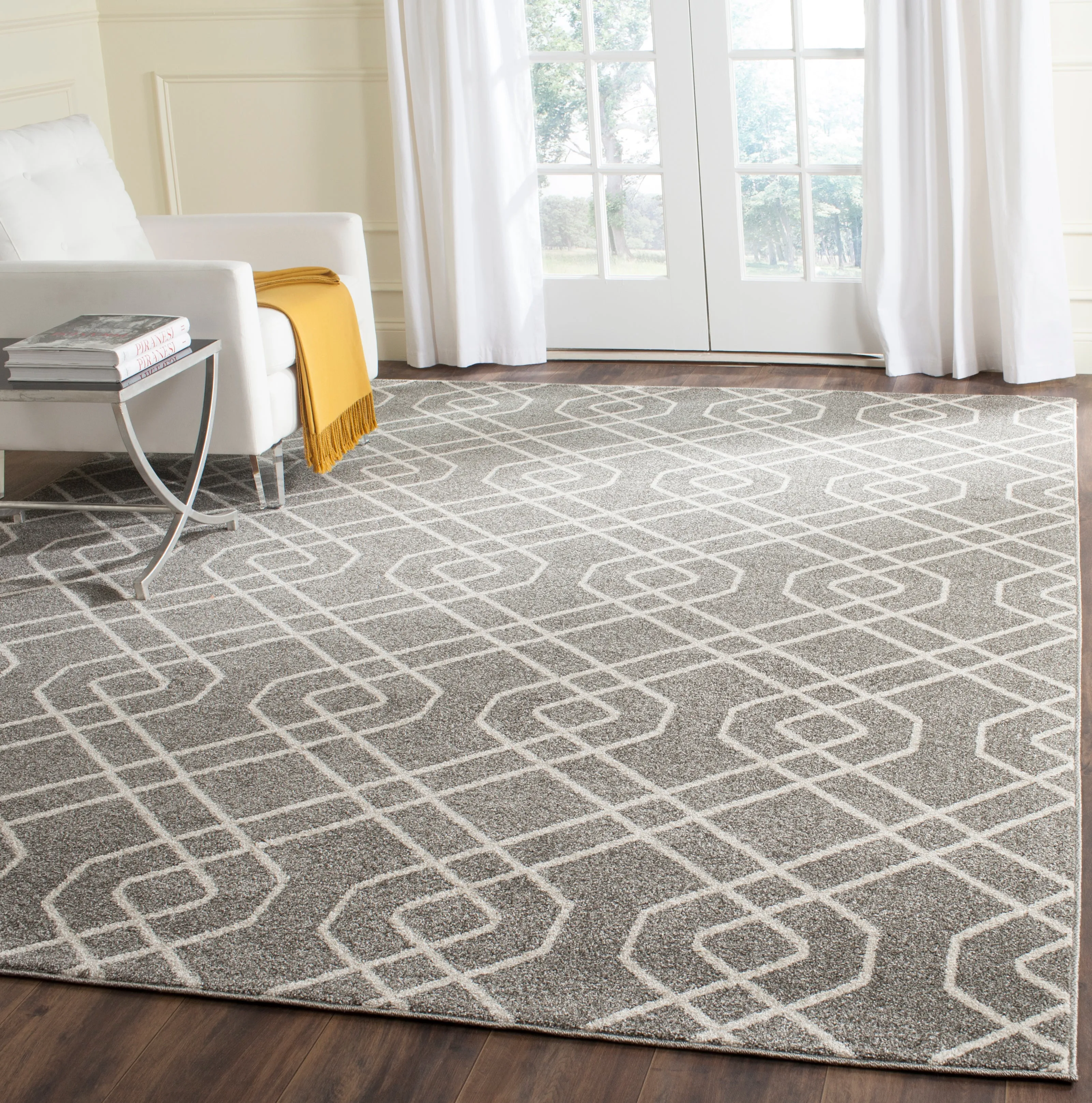 Amherst Machine Made Area Rug, Grey / Ivory Contemporary Style Easy Care