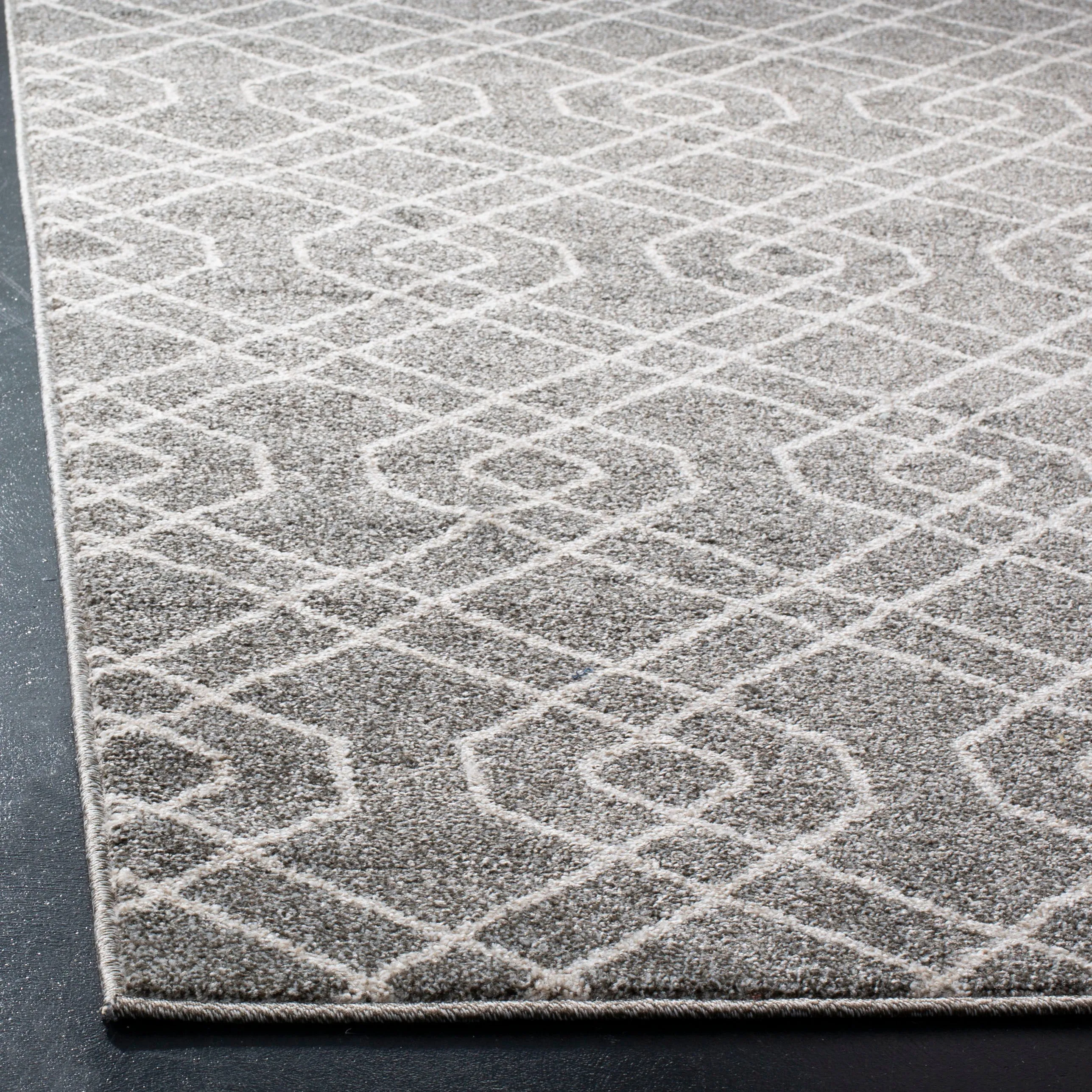 Amherst Machine Made Area Rug, Grey / Ivory Contemporary Style Easy Care