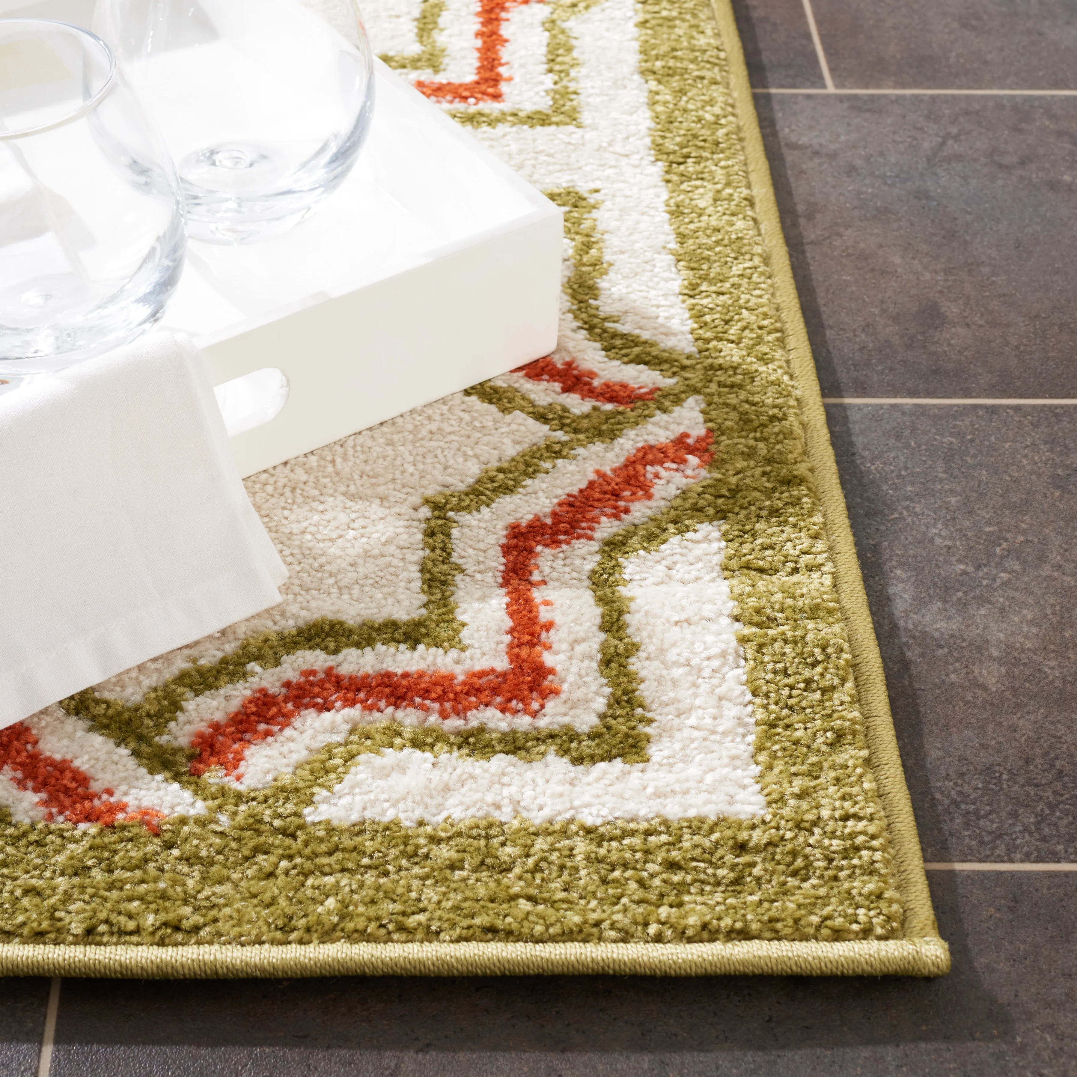 Amherst Machine Made Area Rug, Ivory / Light Green Contemporary Style Easy Care