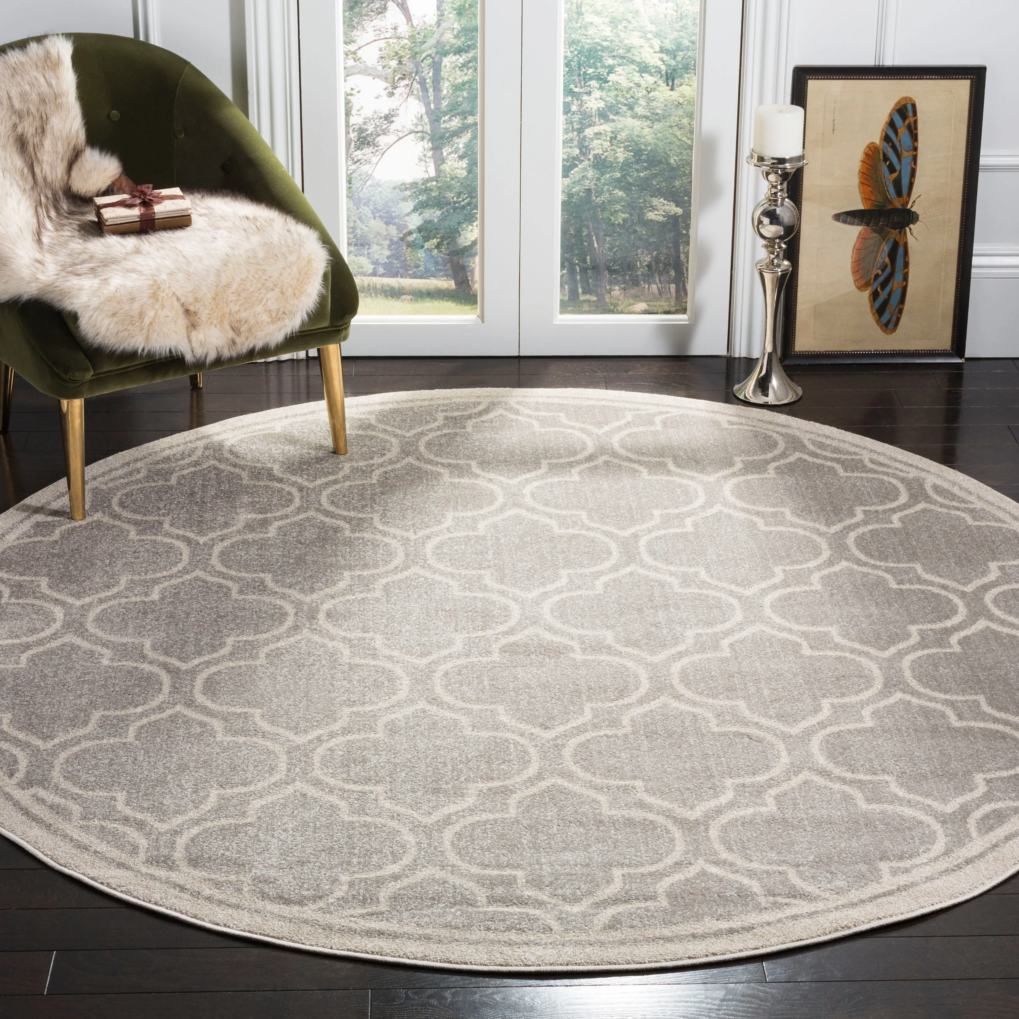 Amherst Machine Made Area Rug, Light Grey / Ivory Contemporary Style Easy Care