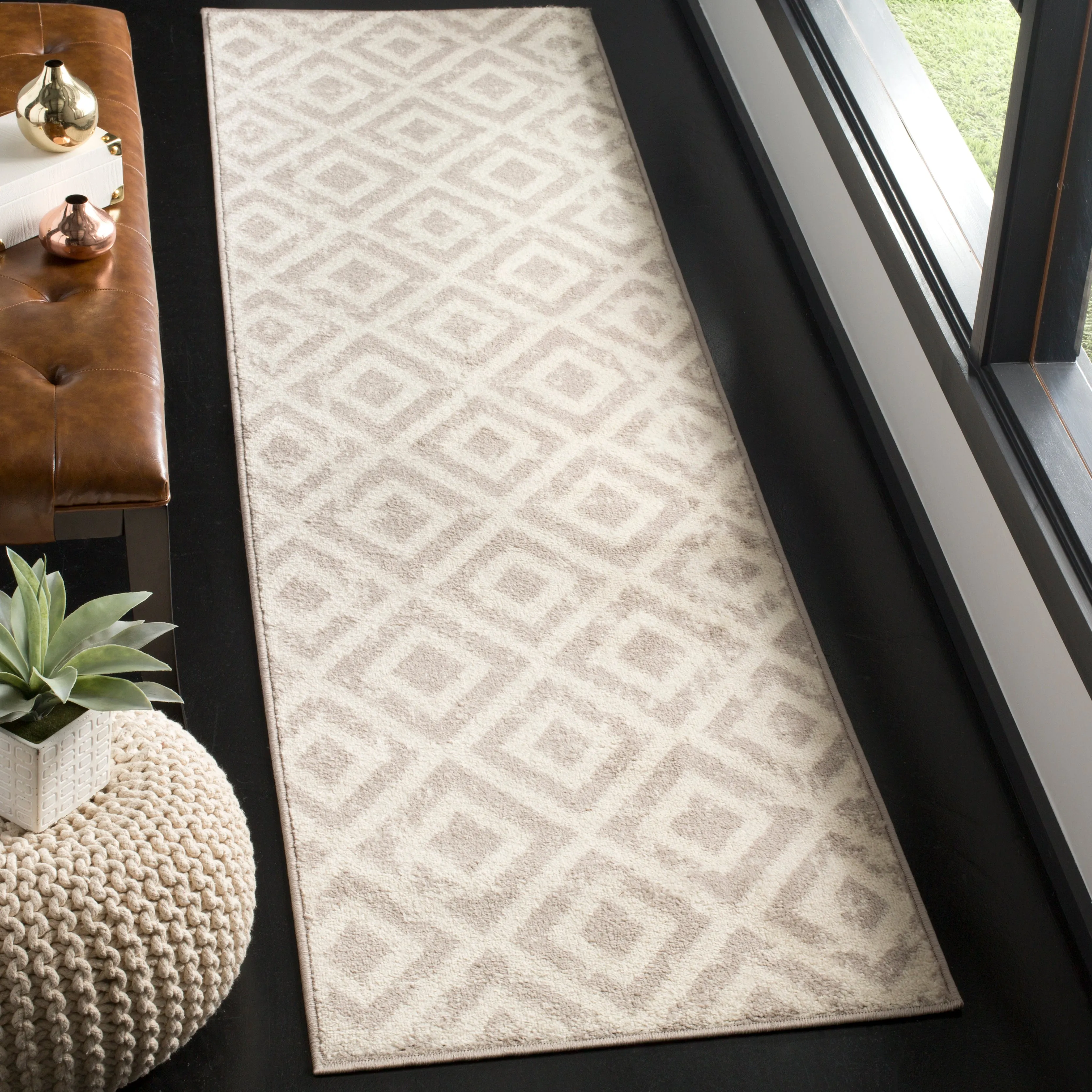 Amsterdam Machine Made Area Rug, Ivory / Mauve Contemporary Style Easy Care