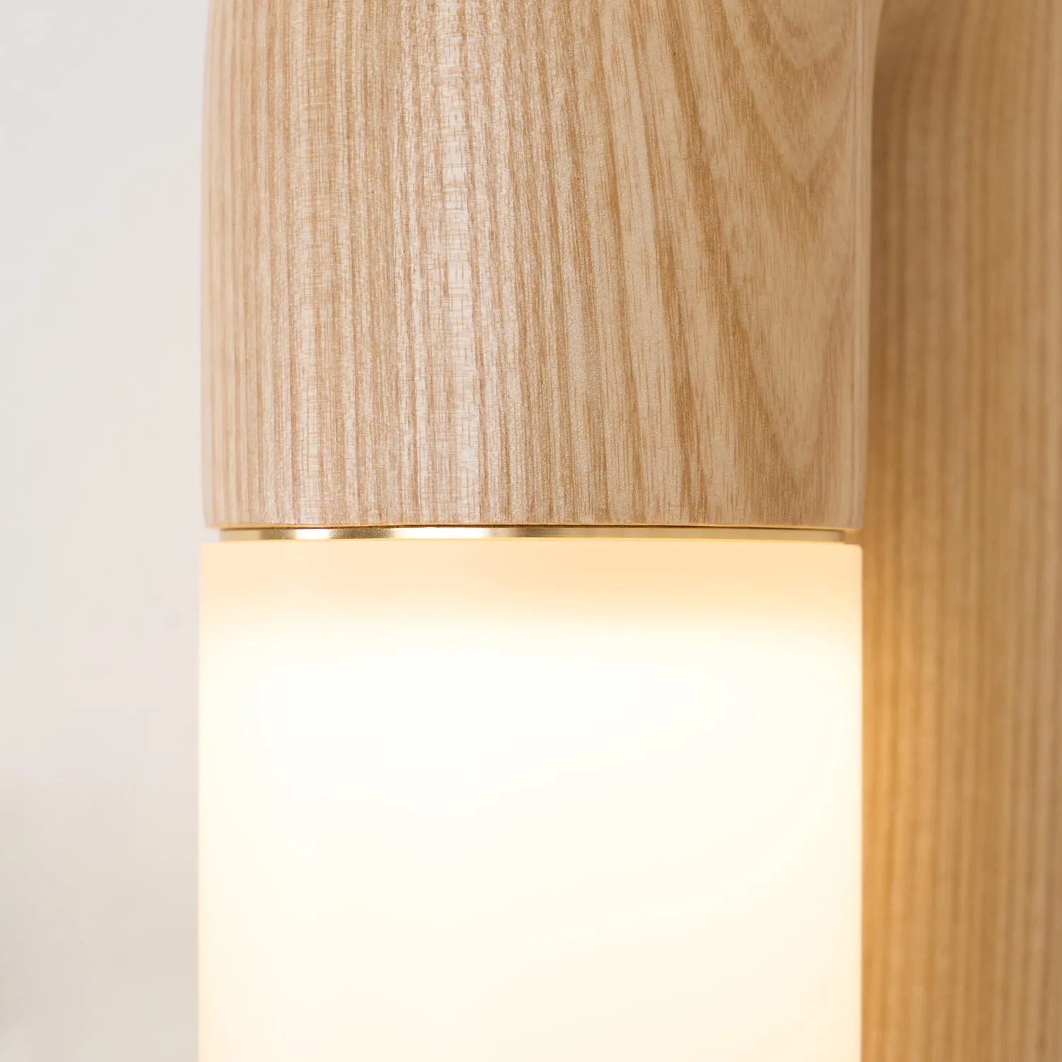 Arcus Wood Wall Lamp