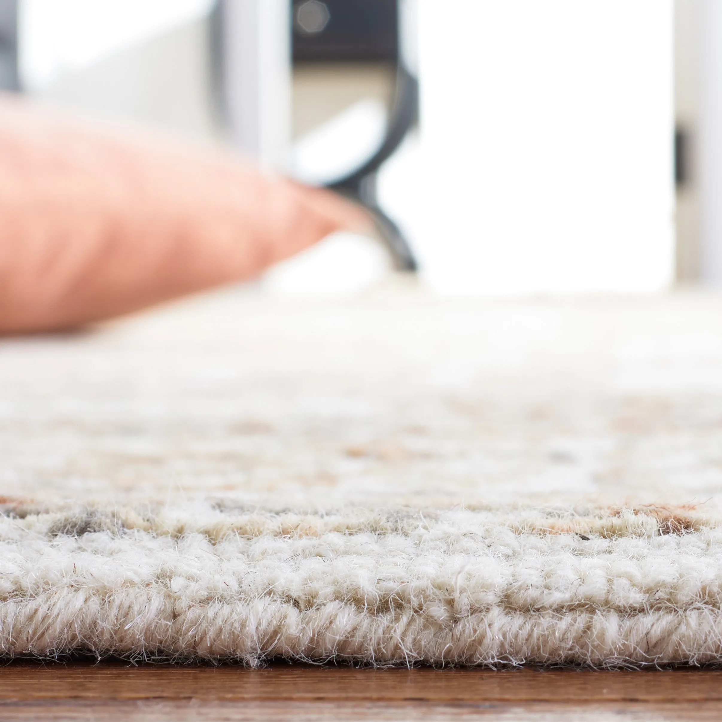 Aspen Hand Made Area Rug, Ivory / Sage Traditional Style Non-Shedding