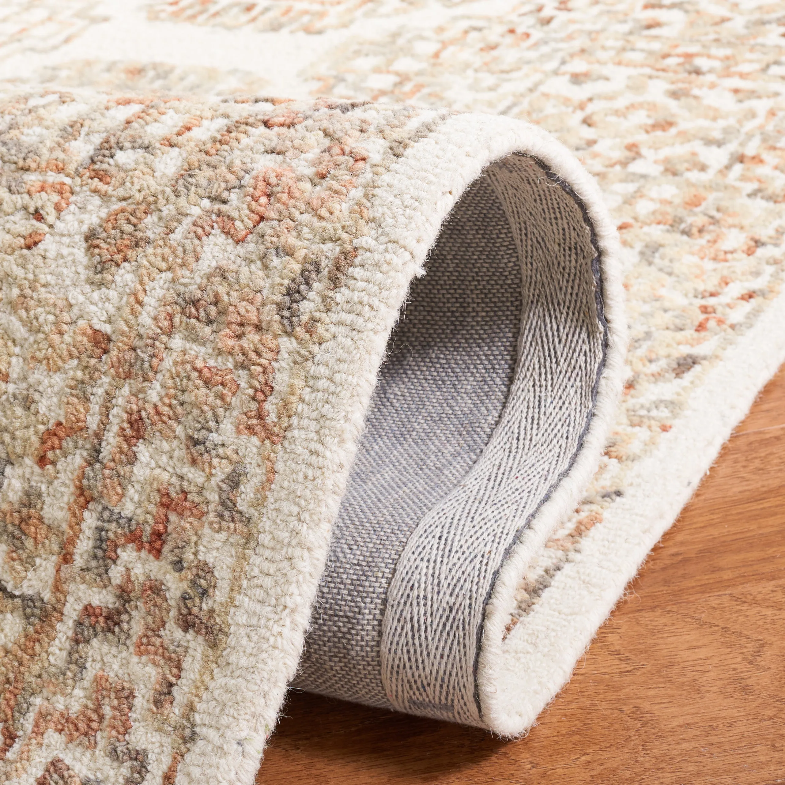 Aspen Hand Made Area Rug, Ivory / Sage Traditional Style Non-Shedding