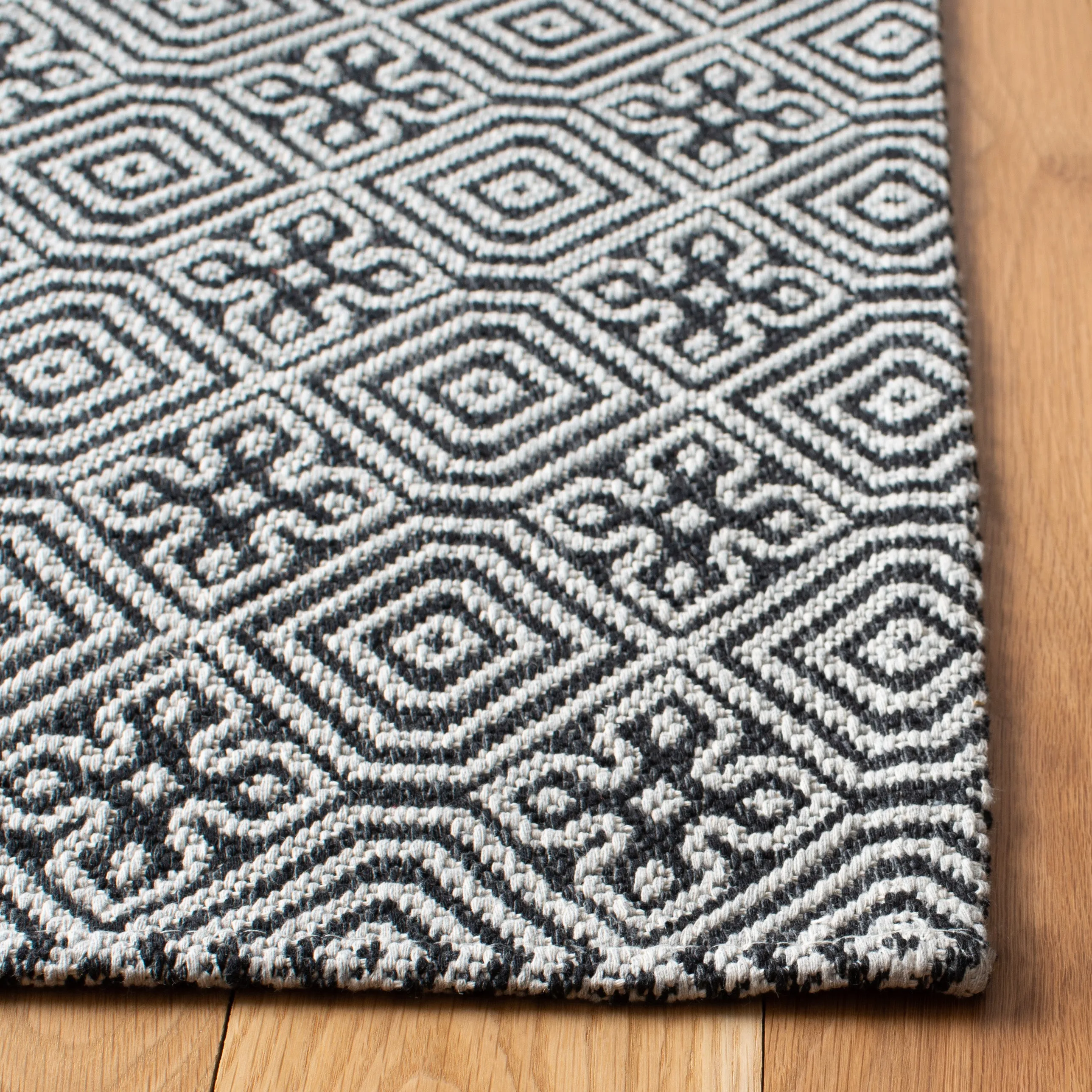 Augustine Machine Made Area Rug, Black / Light Grey Contemporary Style Easy Care