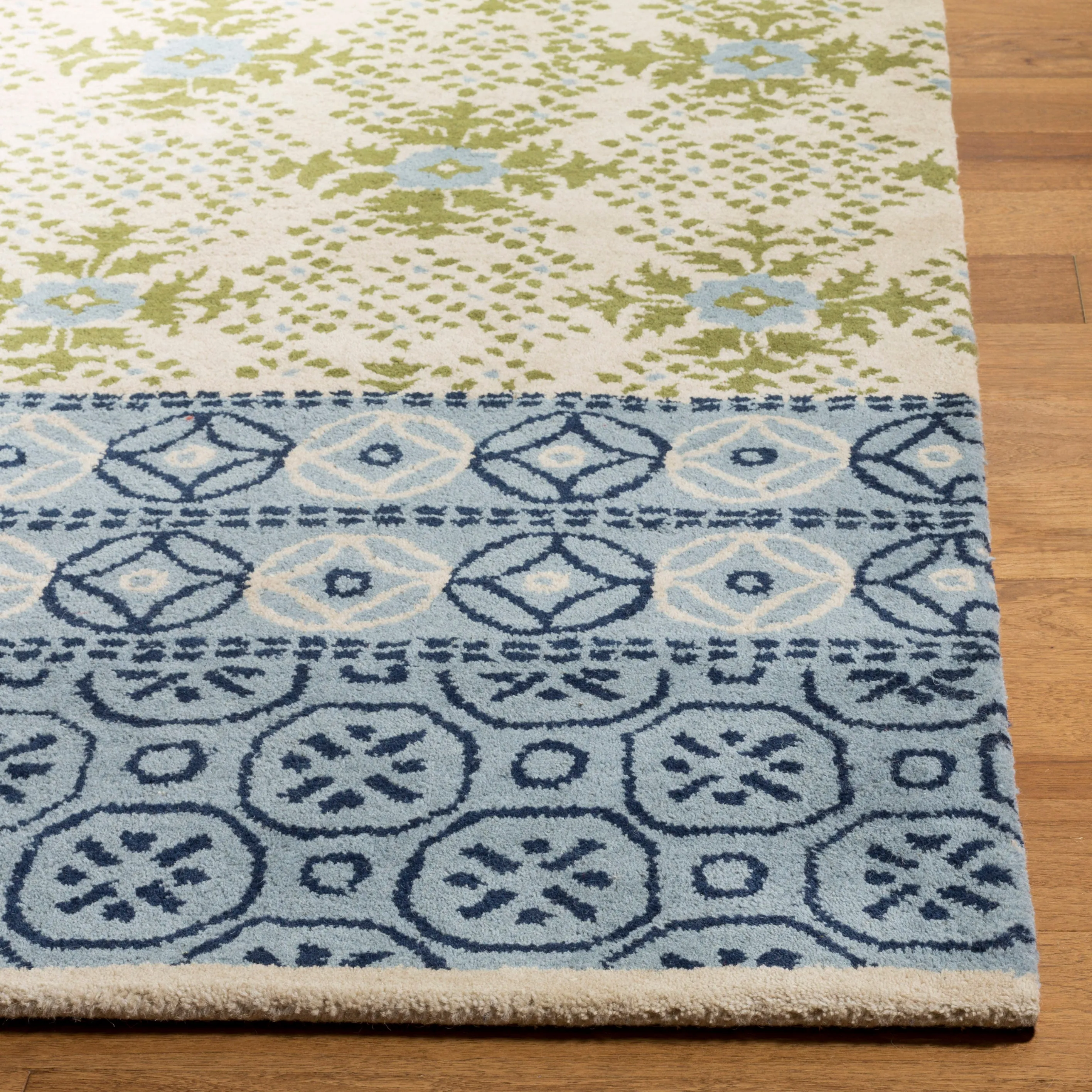 Bella Hand Made Area Rug, Ivory / Blue Traditional Style Non-Shedding