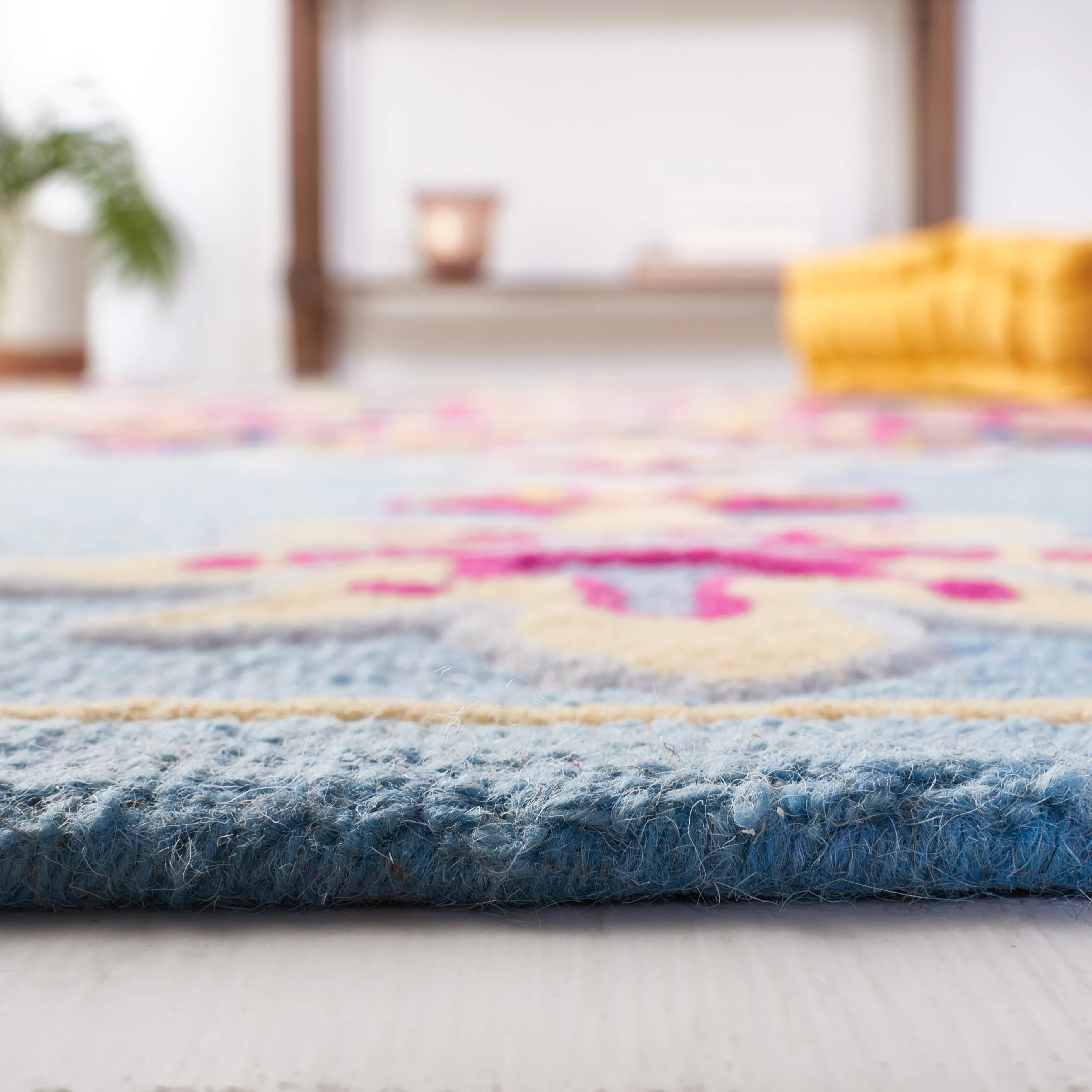 Bellagio Hand Made Area Rug, Light Blue / Multi Traditional Style Non-Shedding