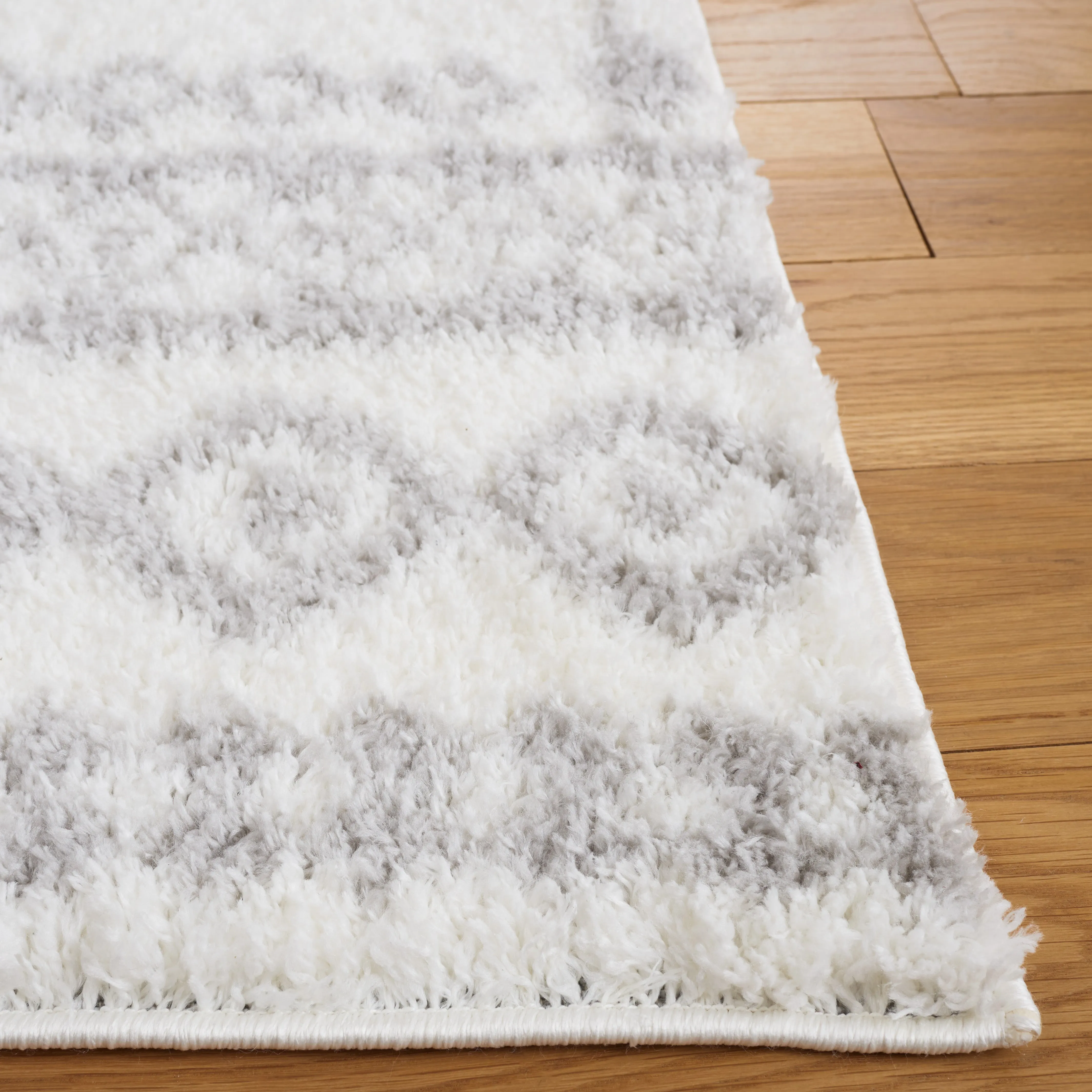 Berber Shag Machine Made Area Rug, Ivory / Grey Bohemian Style Easy Care