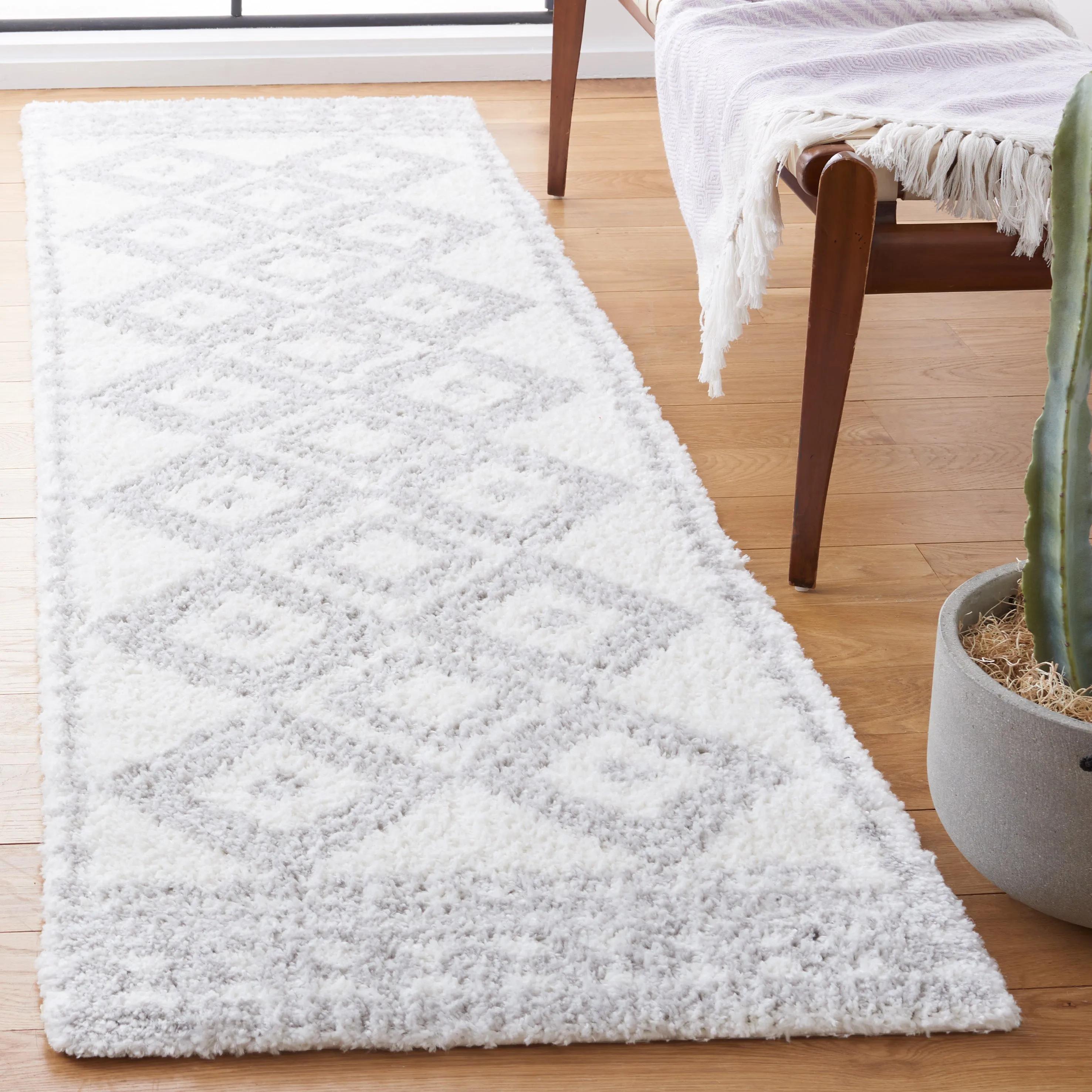 Berber Shag Machine Made Area Rug, Ivory / Grey Bohemian Style Easy Care