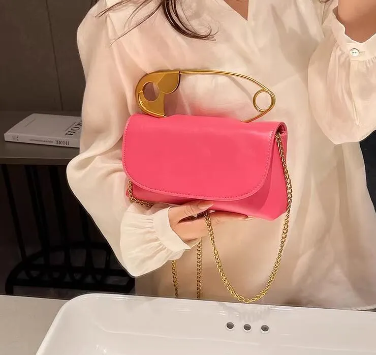 Big Pin style Handbag