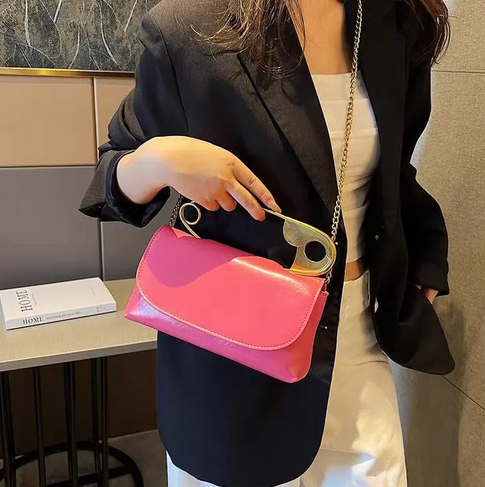 Big Pin style Handbag