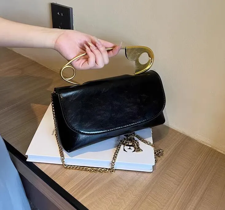 Big Pin style Handbag