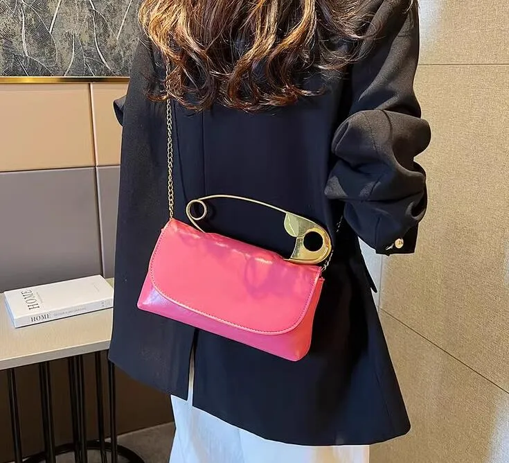 Big Pin style Handbag