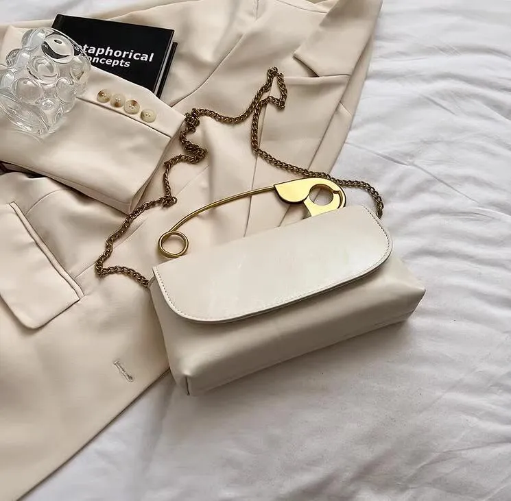 Big Pin style Handbag
