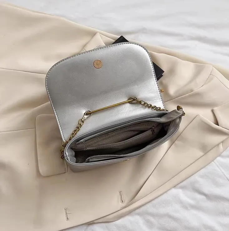 Big Pin style Handbag