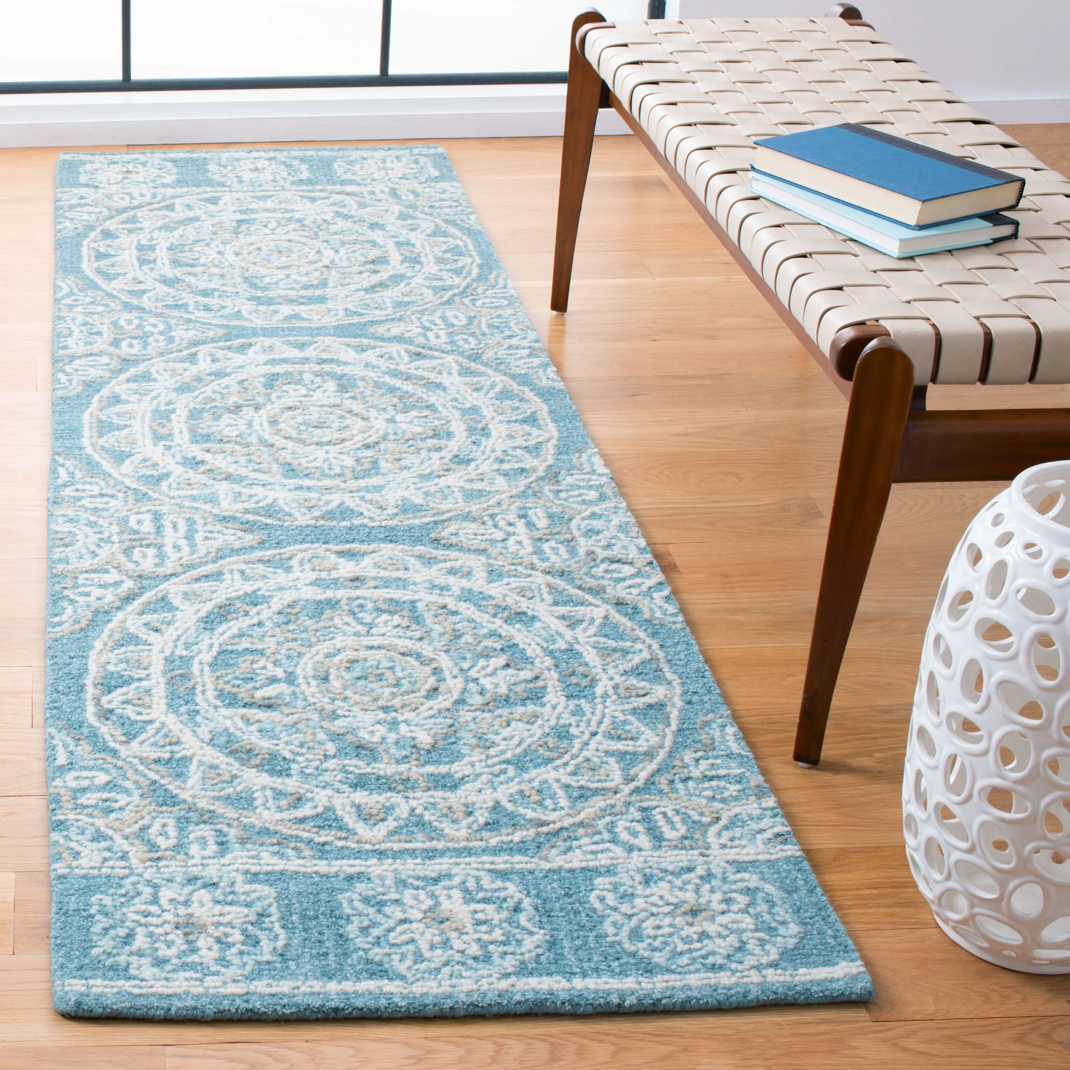 Blossom Hand Made Area Rug, Blue / Ivory Traditional Style Non-Shedding Area Rugs cheap home decor