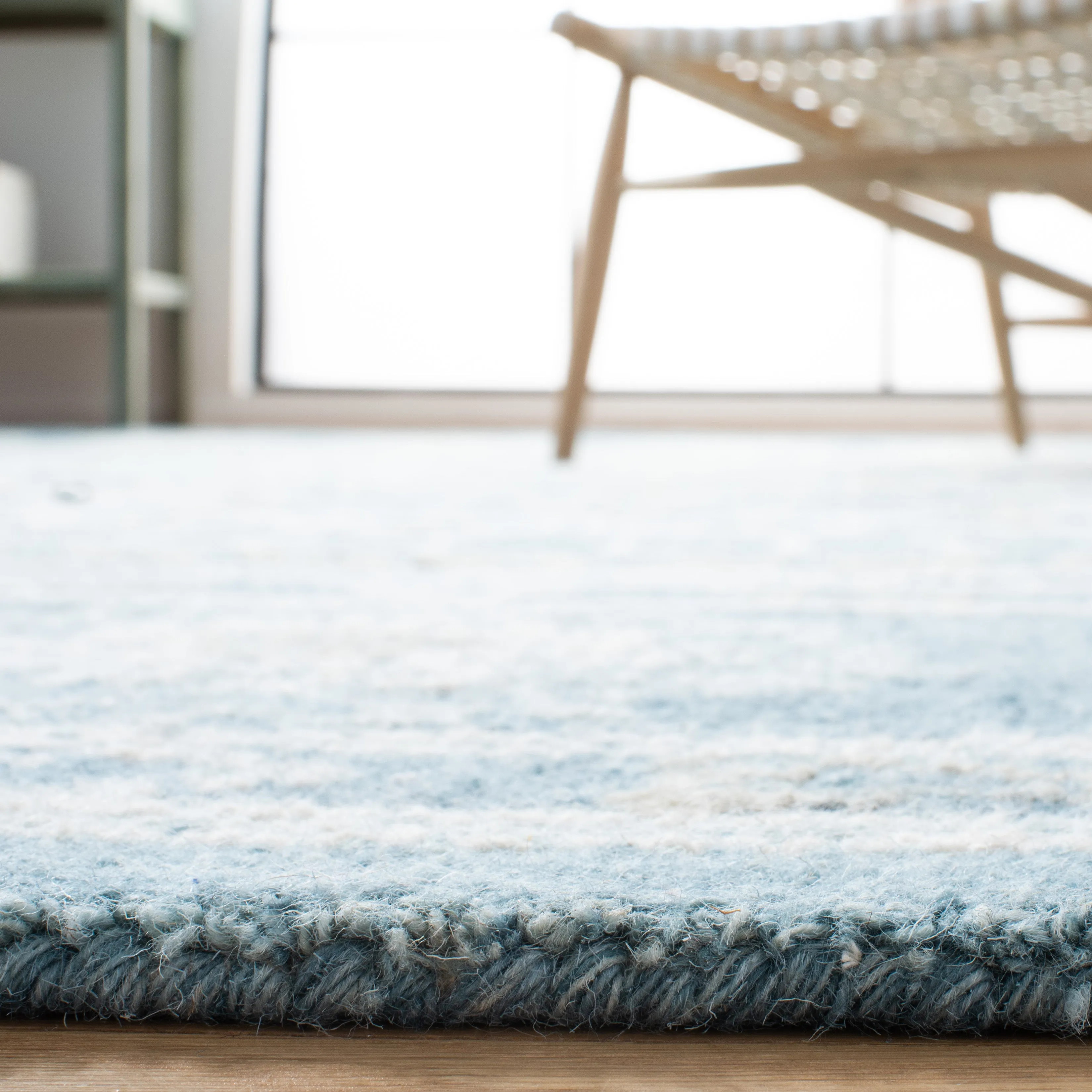 Blossom Hand Made Area Rug, Blue / Ivory Traditional Style Non-Shedding