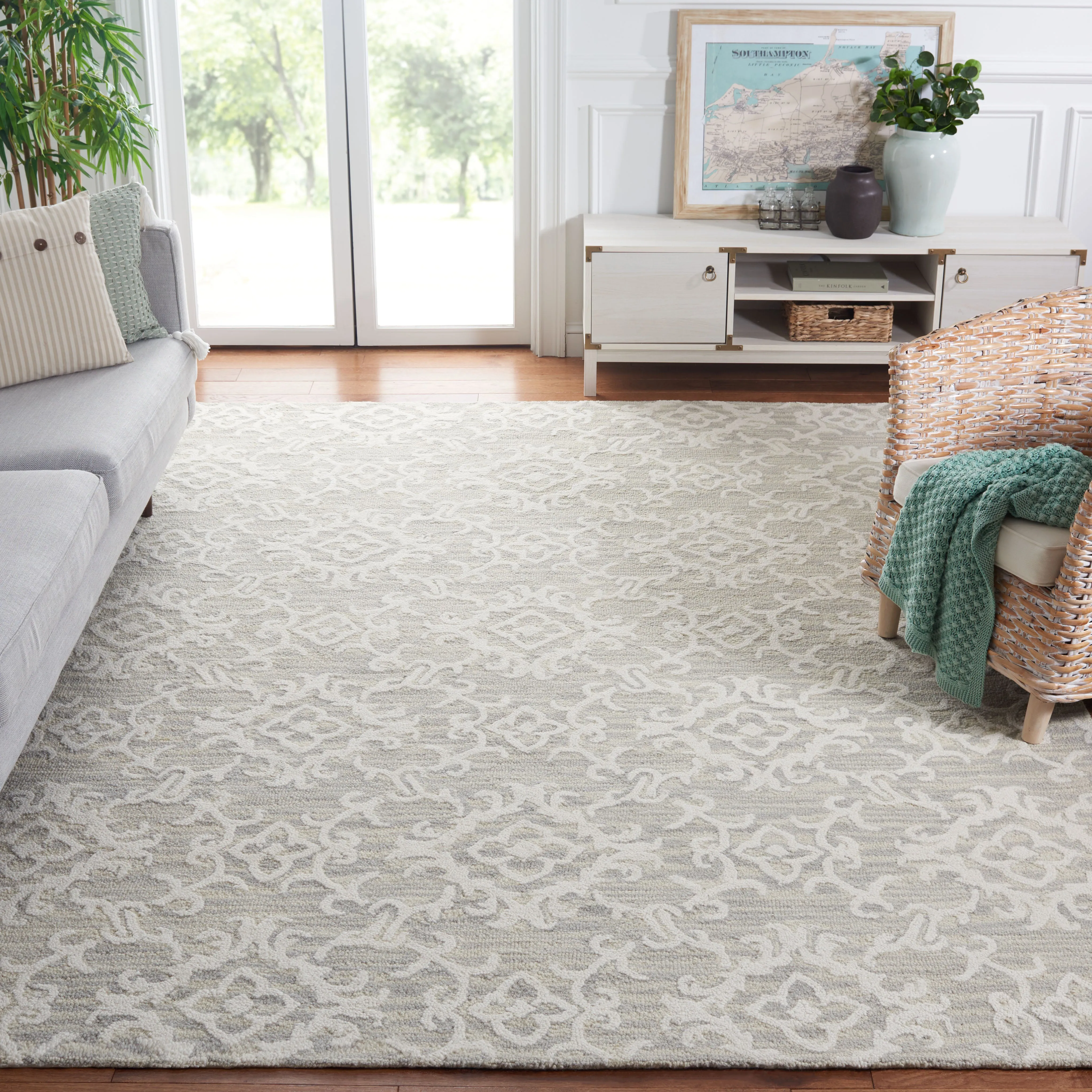 Blossom Hand Made Area Rug, Grey / Ivory Traditional Style Non-Shedding