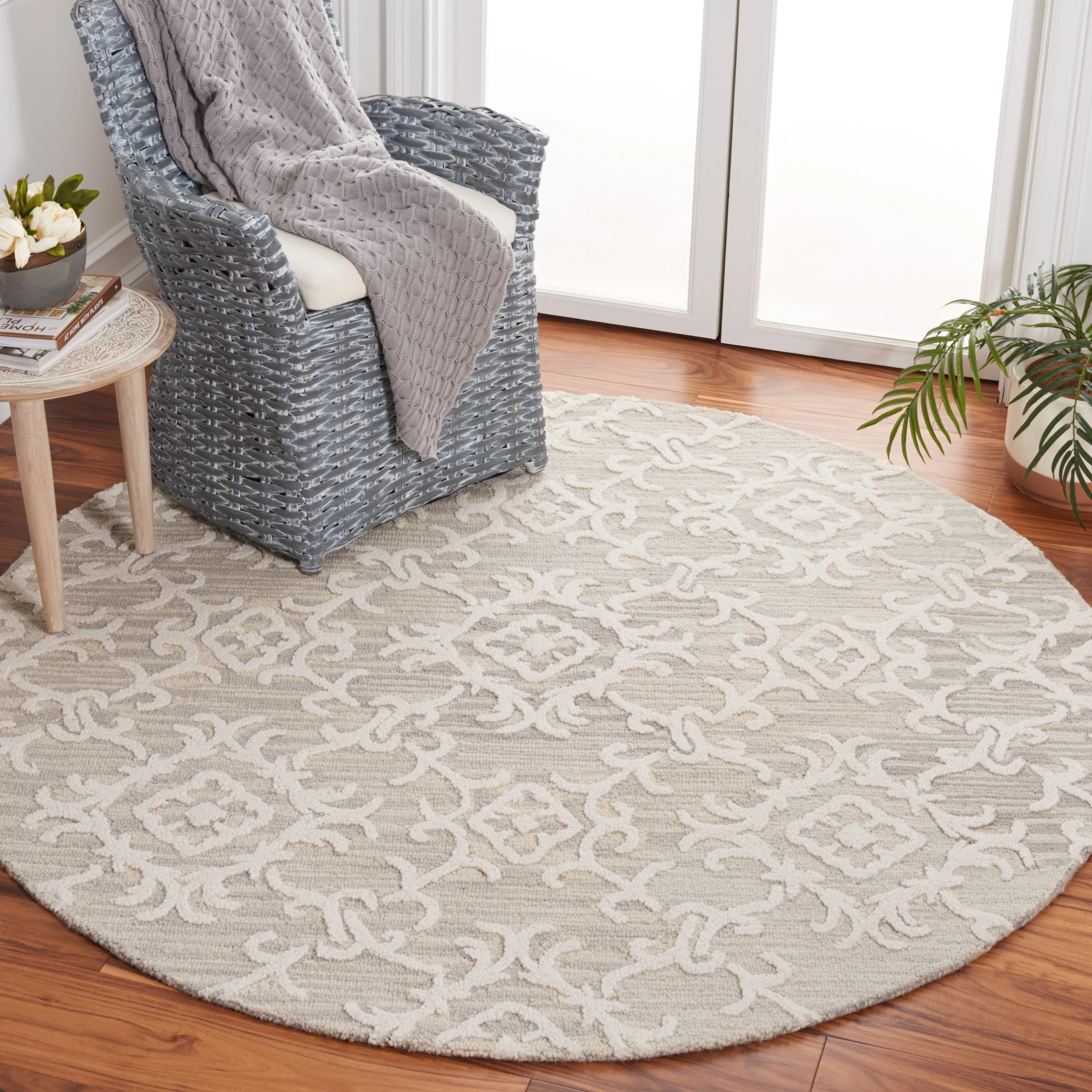 Blossom Hand Made Area Rug, Grey / Ivory Traditional Style Non-Shedding
