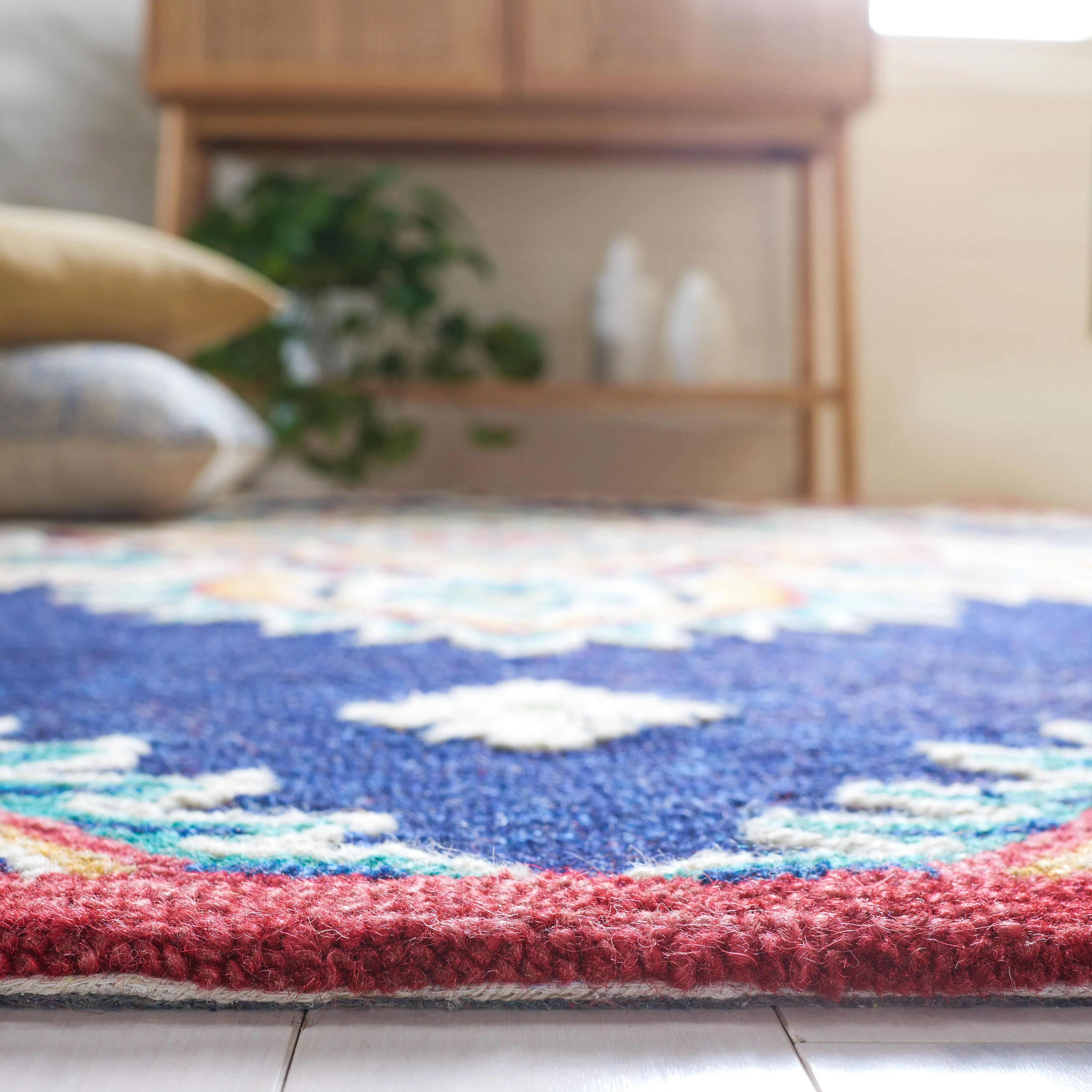 Blossom Hand Made Area Rug, Navy / Ivory Traditional Style Non-Shedding