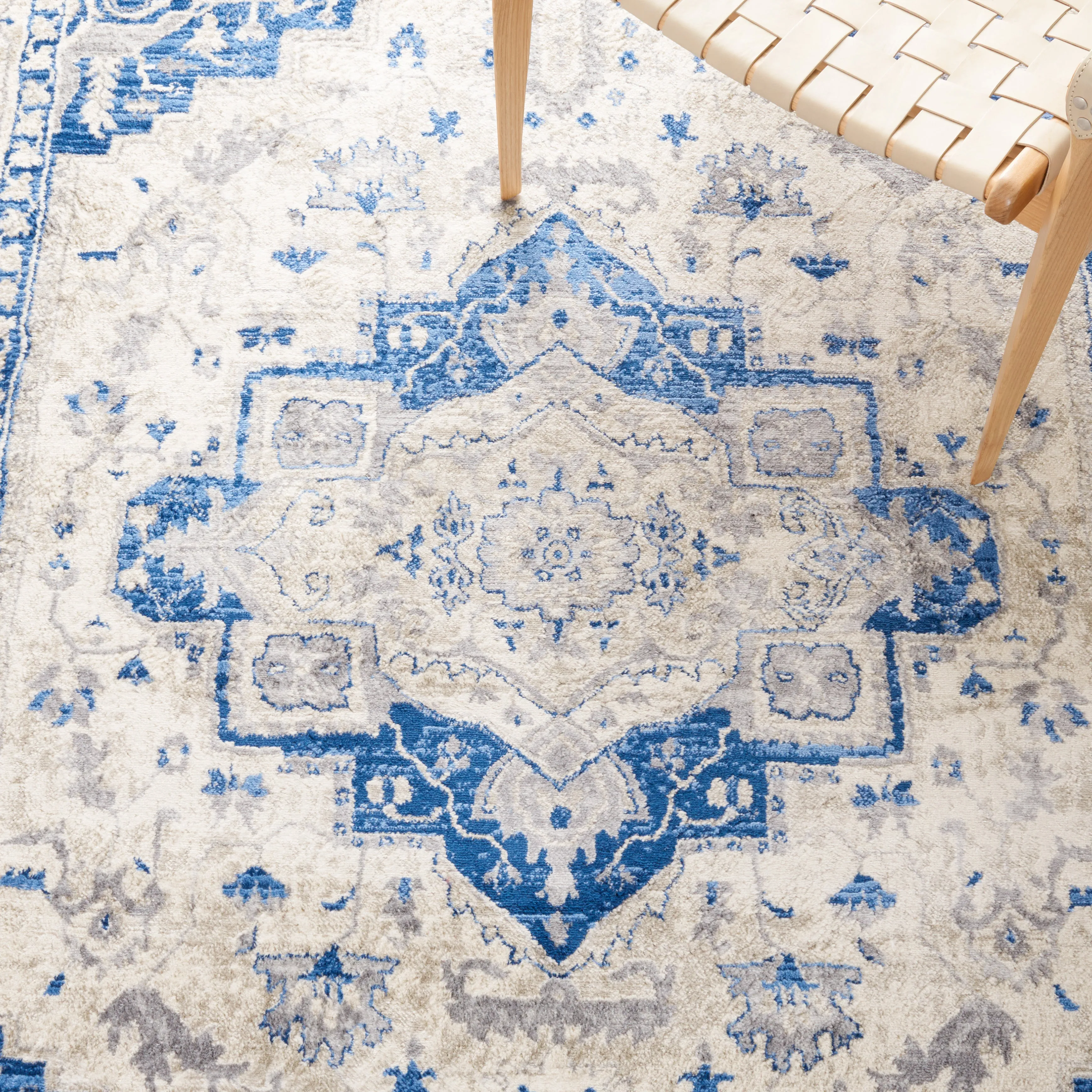 Brentwood Machine Made Area Rug, Ivory / Blue Traditional Style Easy Care