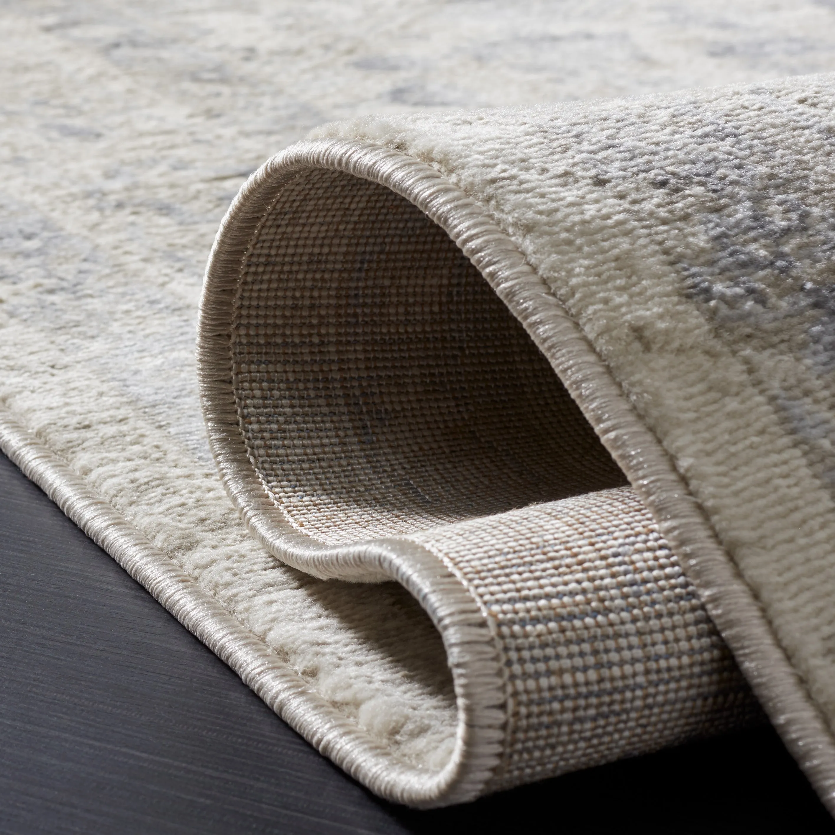 Brentwood Machine Made Area Rug, Ivory / Grey Traditional Style Easy Care