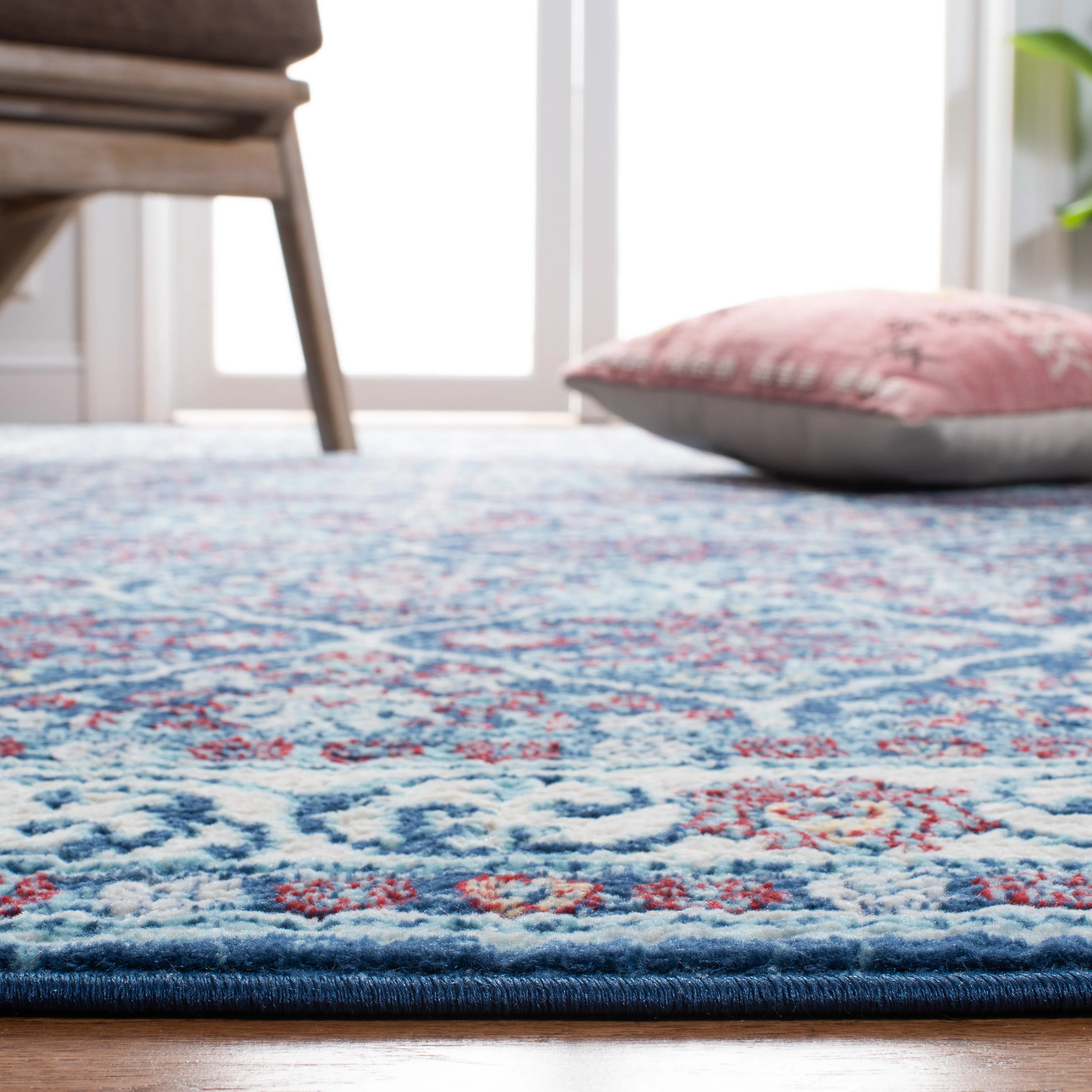 Brentwood Machine Made Area Rug, Navy / Red Traditional Style Easy Care