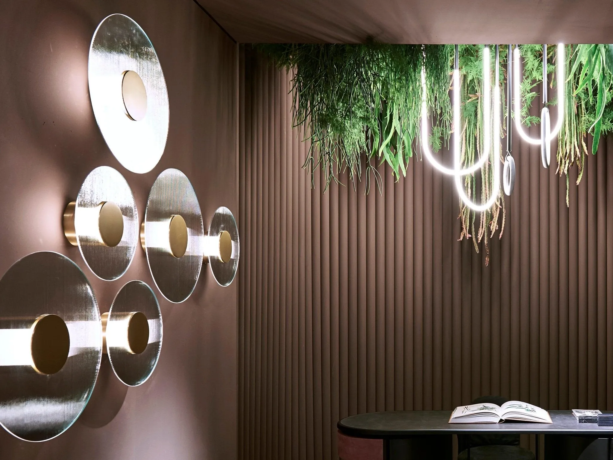 Button Wall Lamp