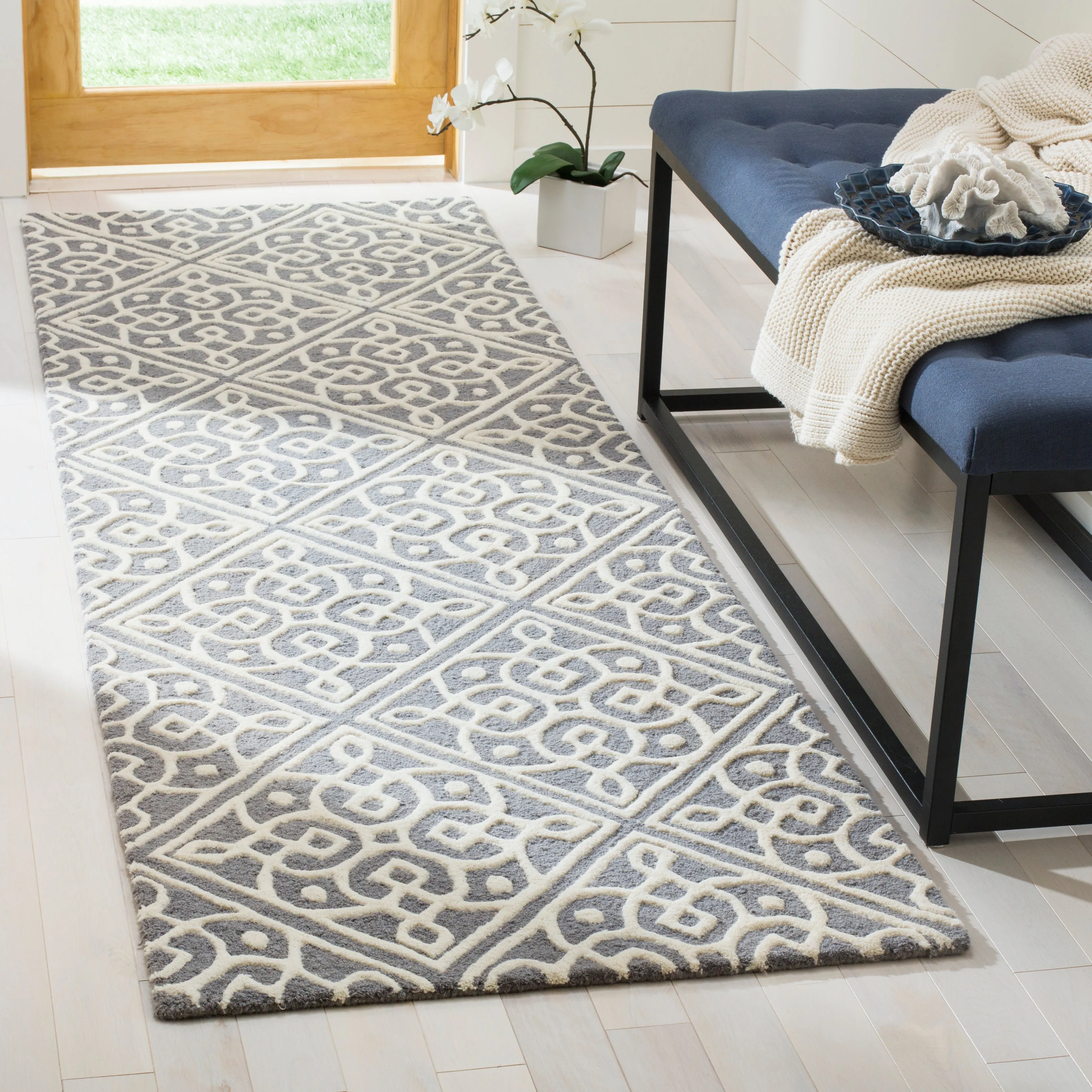 Cambridge Hand Made Area Rug, Dark Grey / Ivory Contemporary Style Non-Shedding