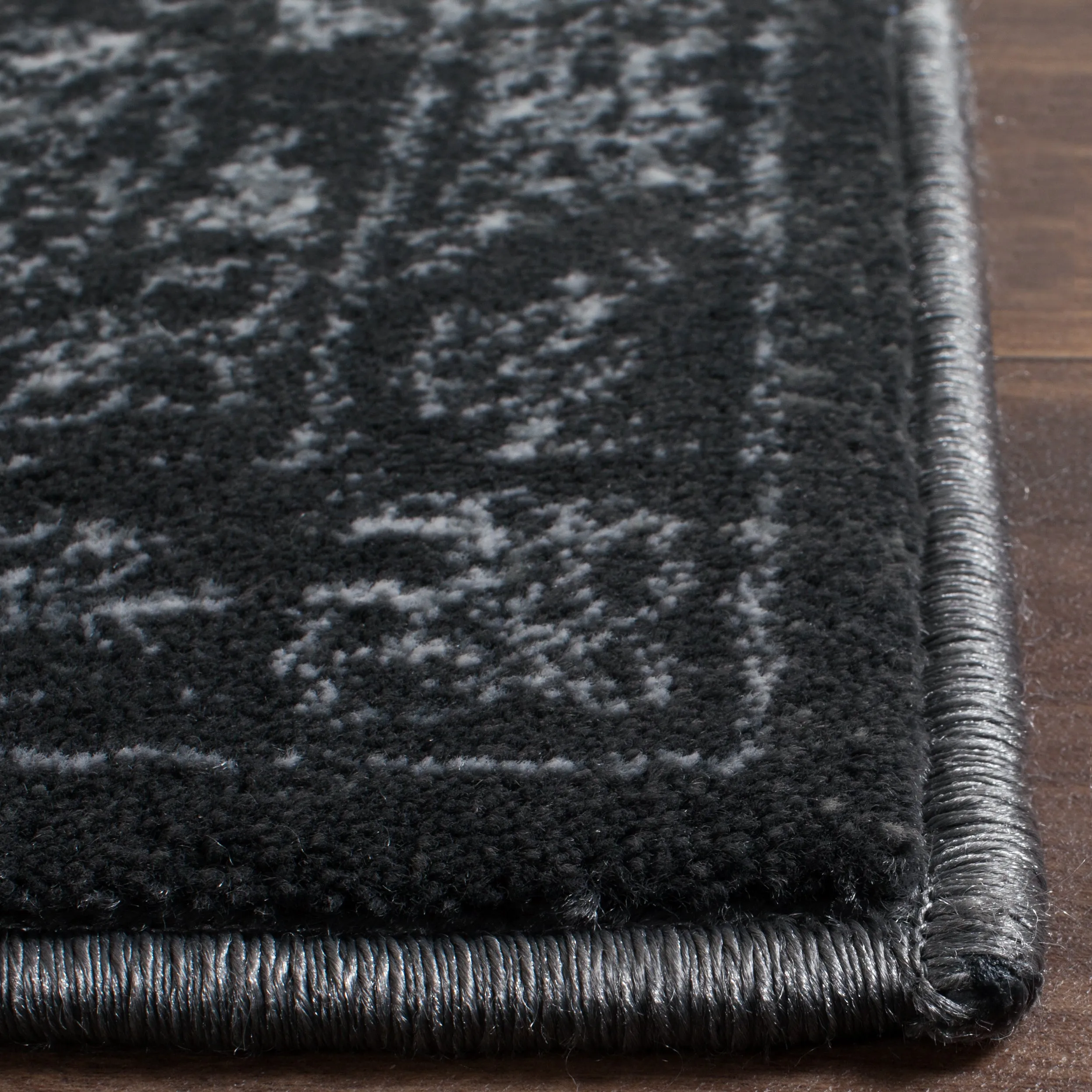 Carnegie Machine Made Area Rug, Dark Grey / Cream Traditional Style Easy Care