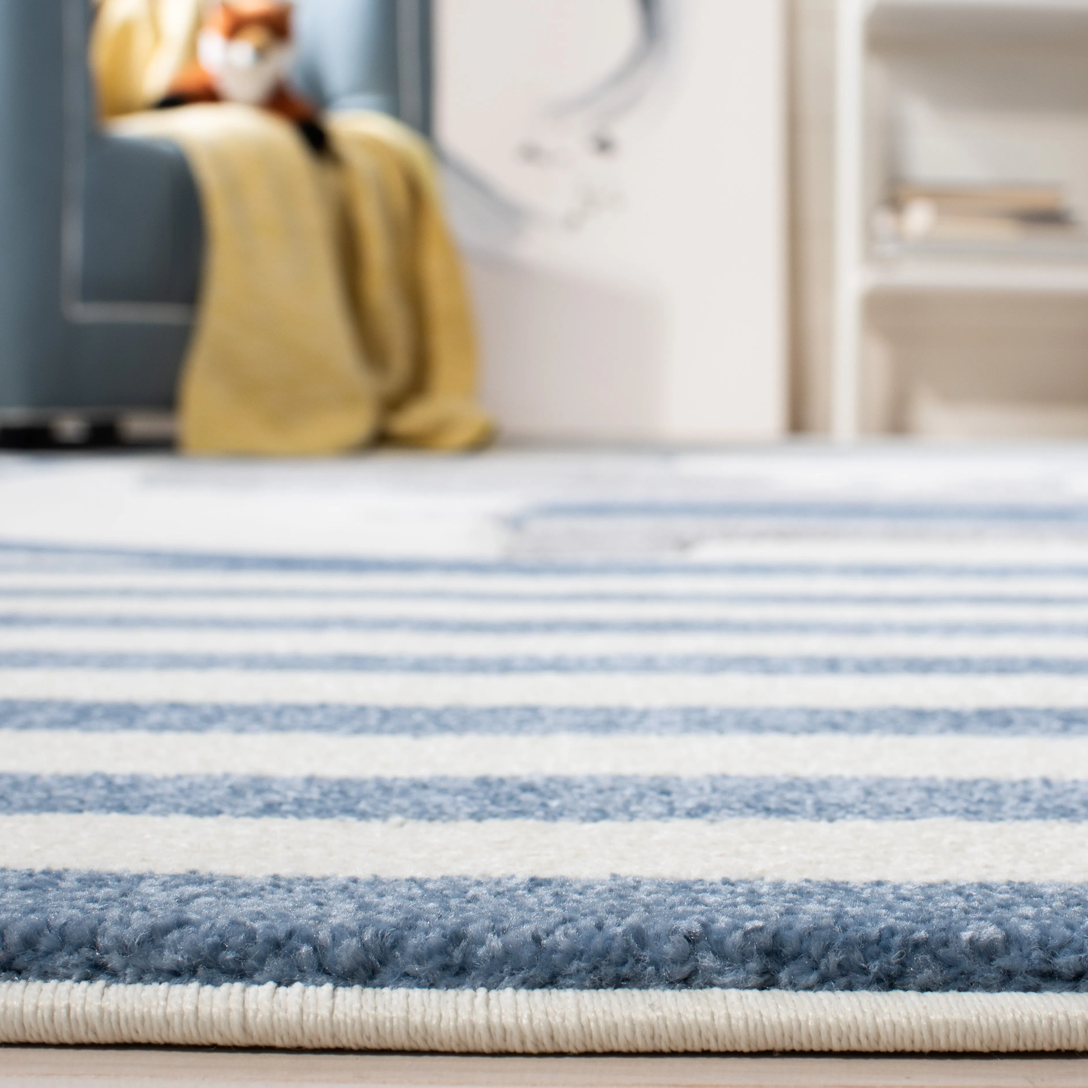 Carousel Kids Machine Made Area Rug, Ivory / Blue Kids Style Easy Care