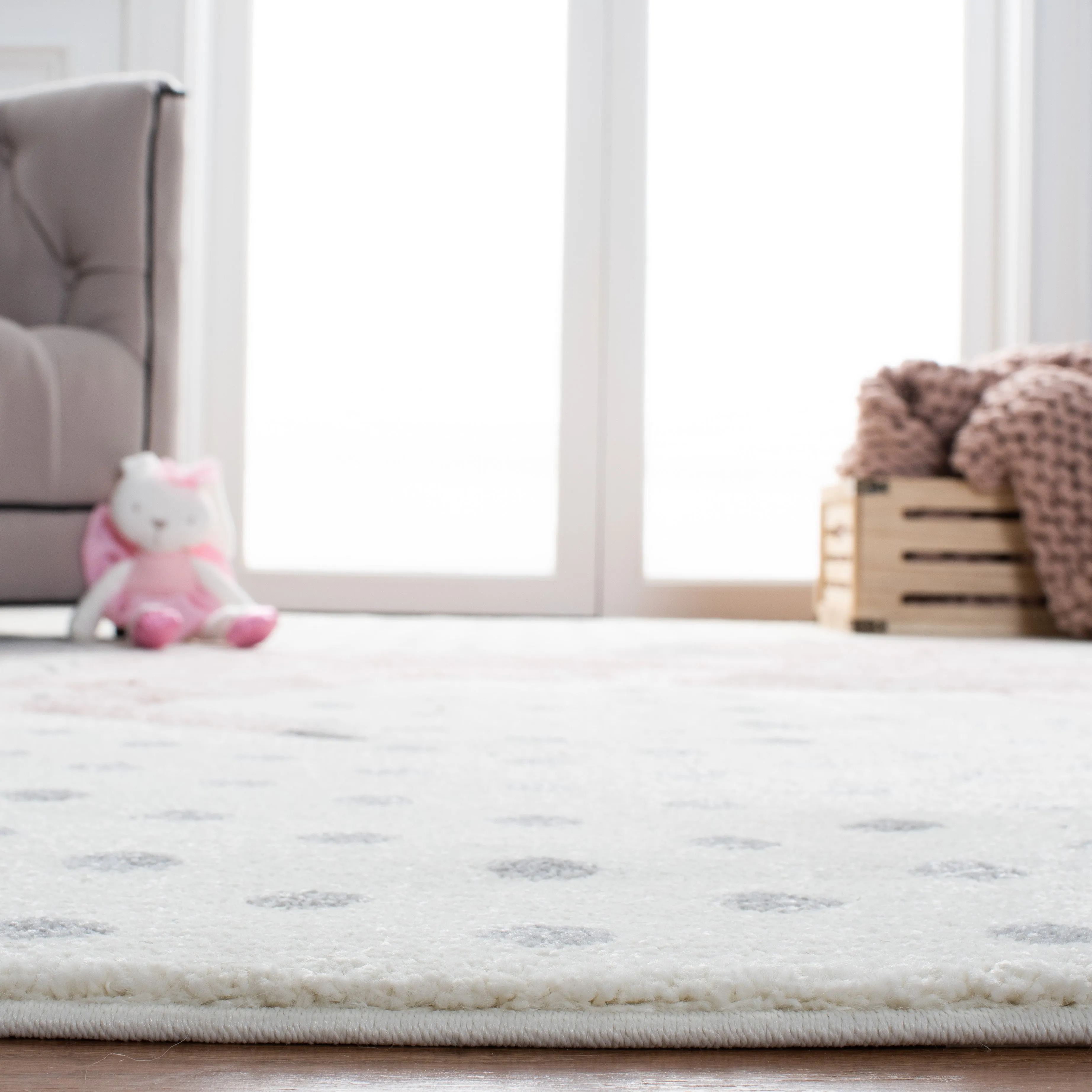 Carousel Kids Machine Made Area Rug, Ivory Grey / Pink Kids Style Easy Care