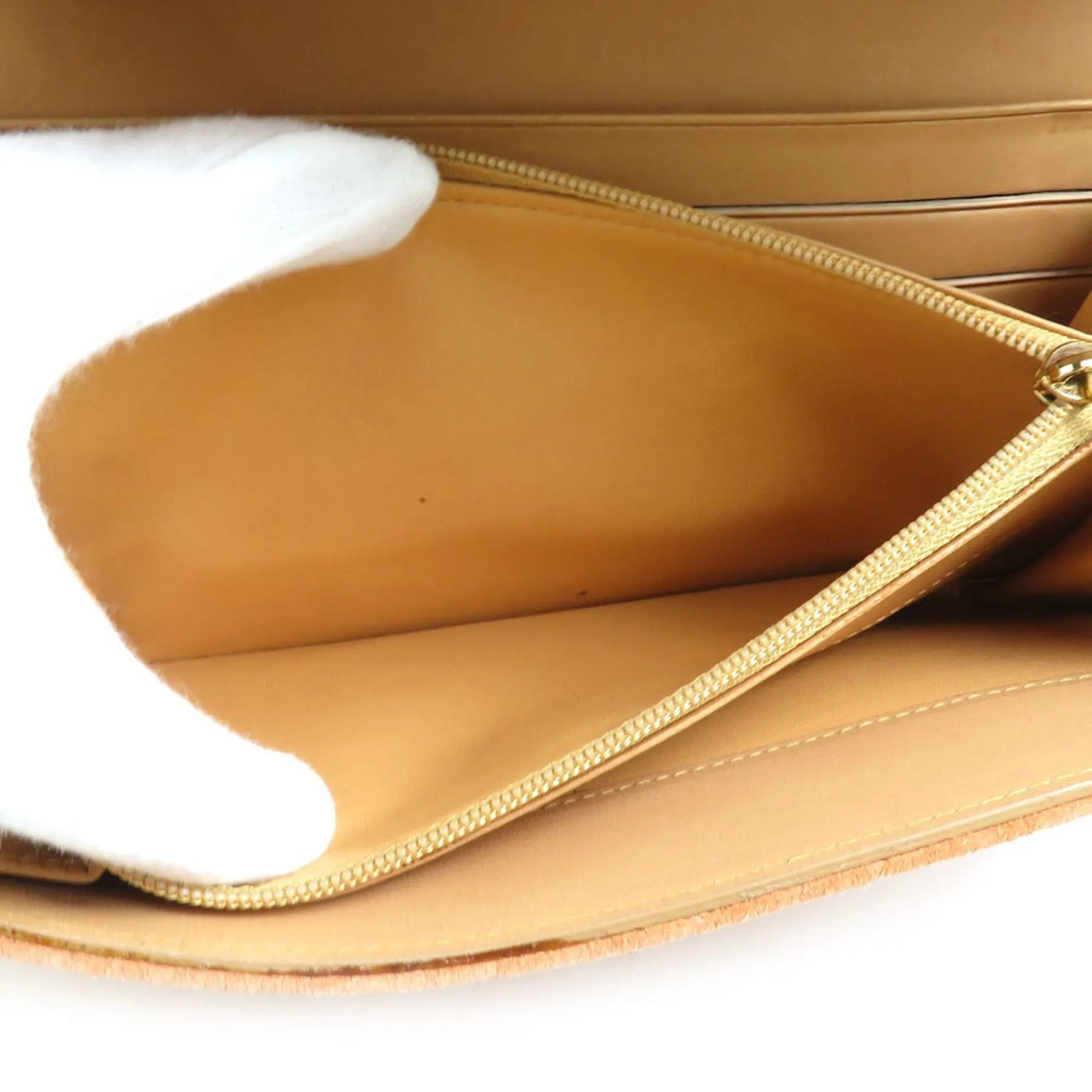Celine  Suede Long Wallet (Bi-Fold) (Pre-Owned)