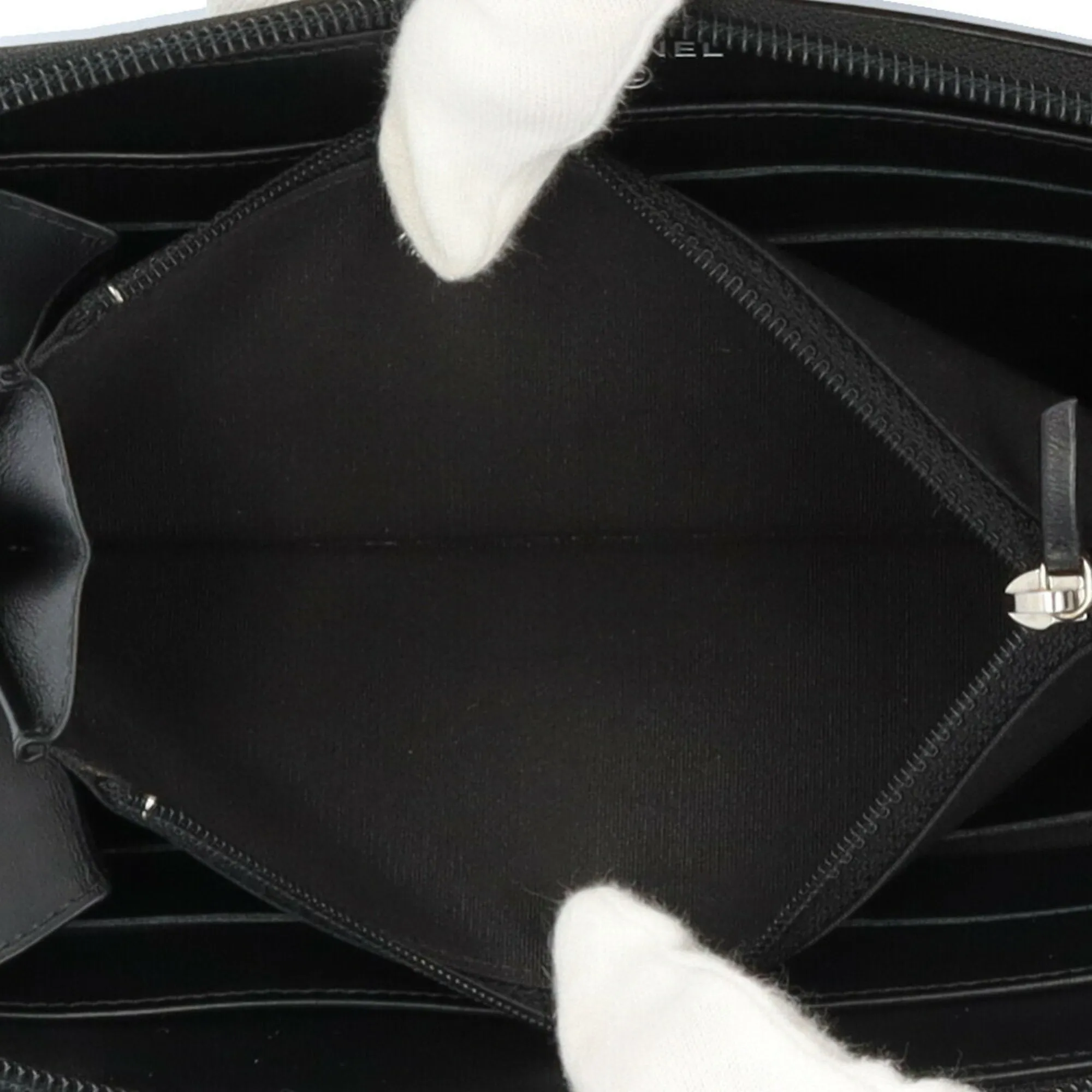 Chanel Leather Long Wallet (Bi-Fold) (Pre-Owned)