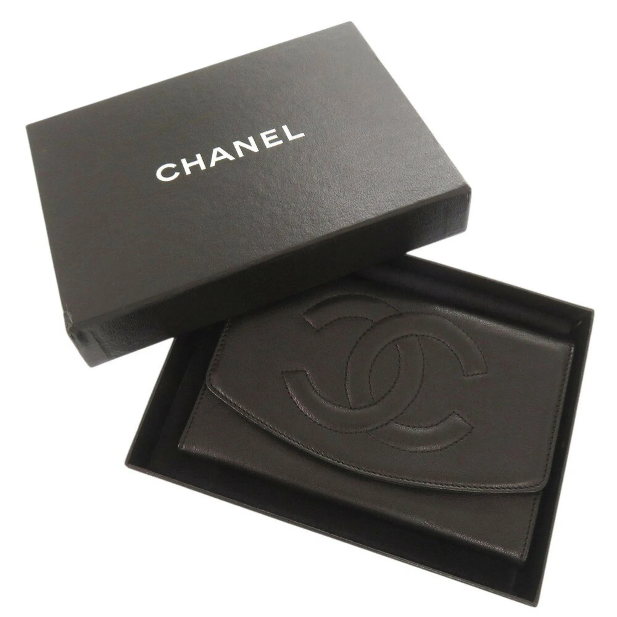 Chanel Leather Wallet (Bi-Fold) (Pre-Owned)