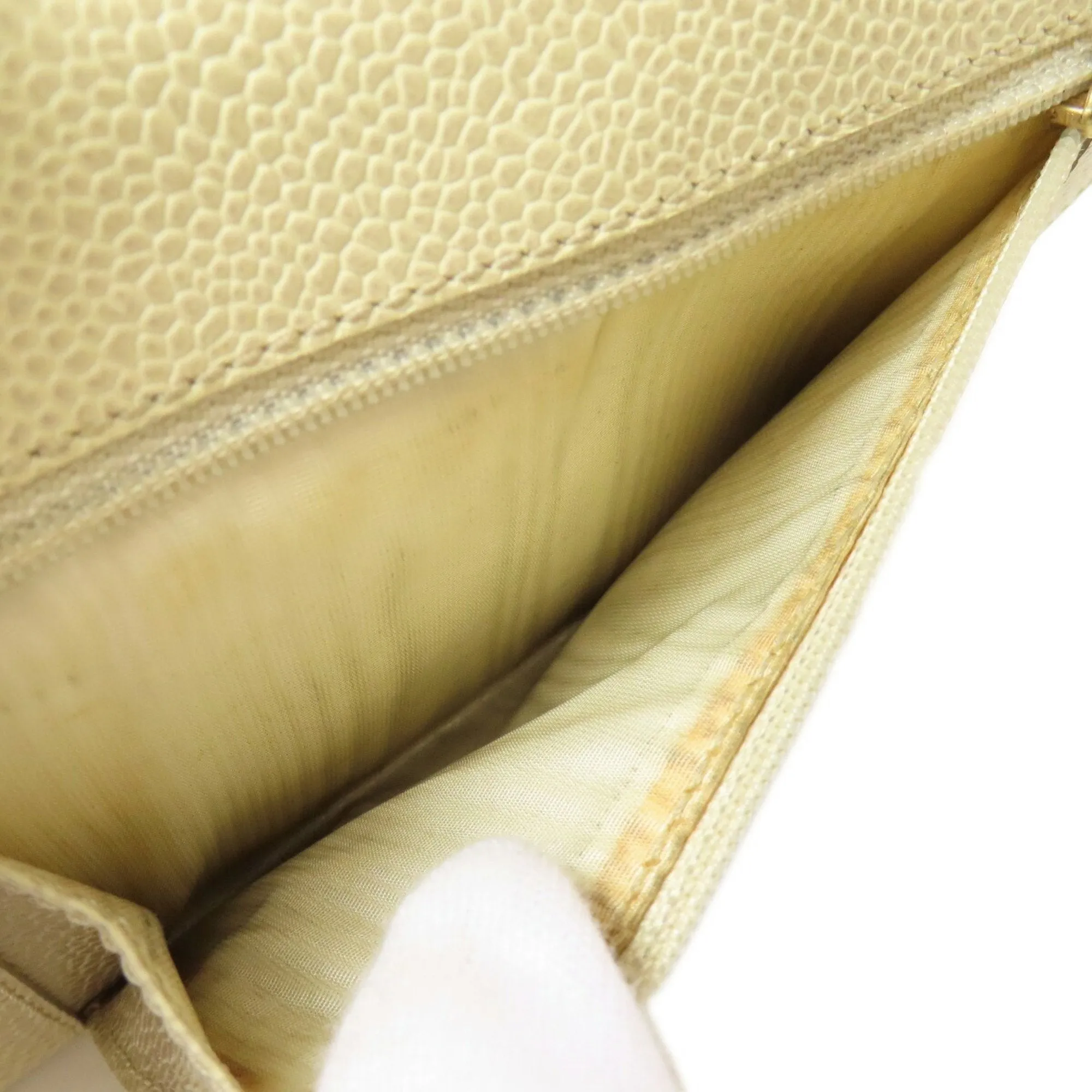 Chanel Leather Wallet (Bi-Fold) (Pre-Owned)