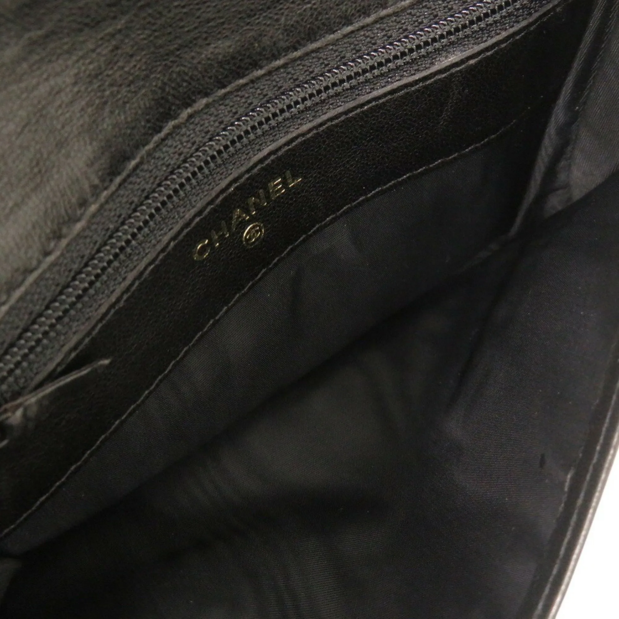 Chanel Leather Wallet (Bi-Fold) (Pre-Owned)