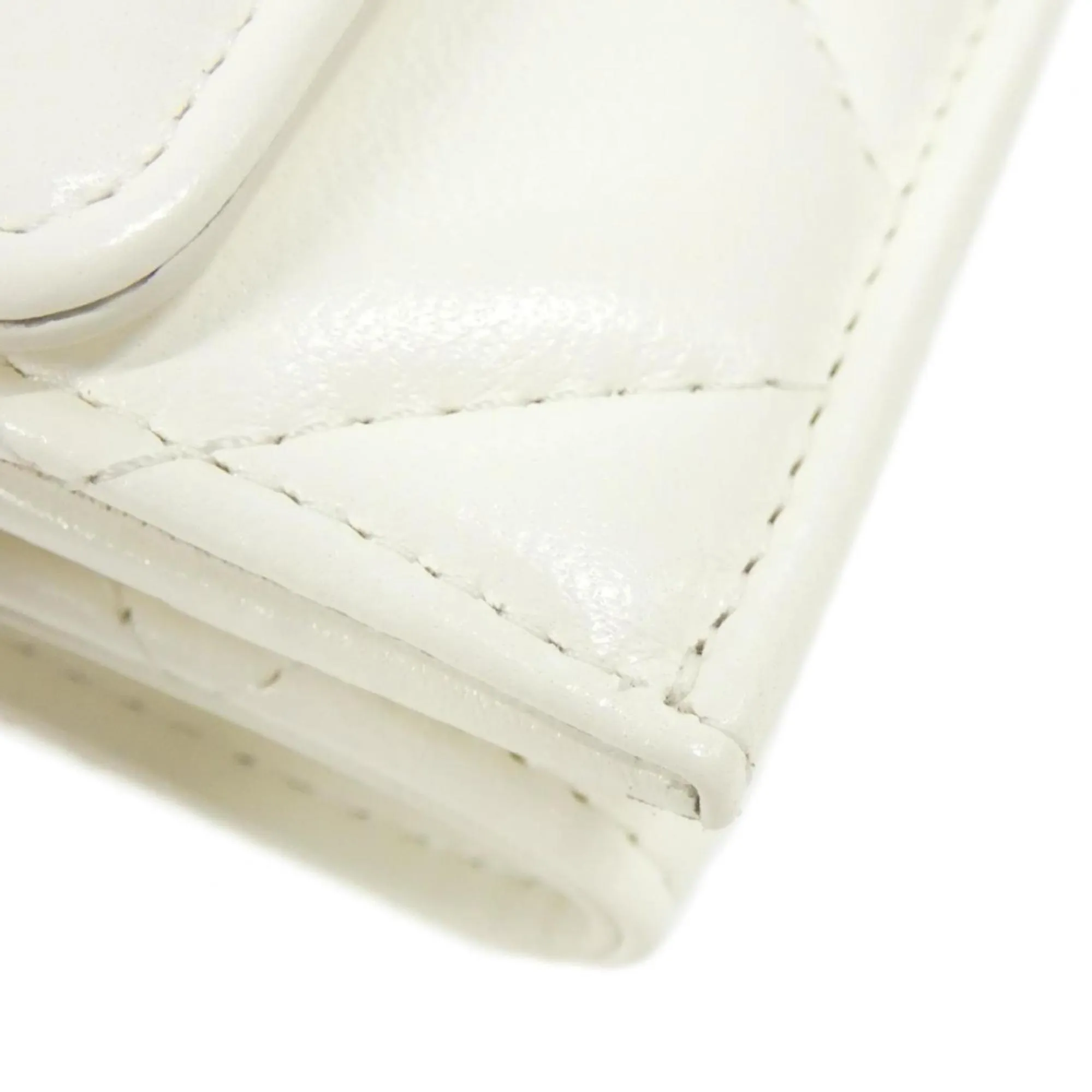 Chanel Leather Wallet (Tri-Fold) (Pre-Owned)