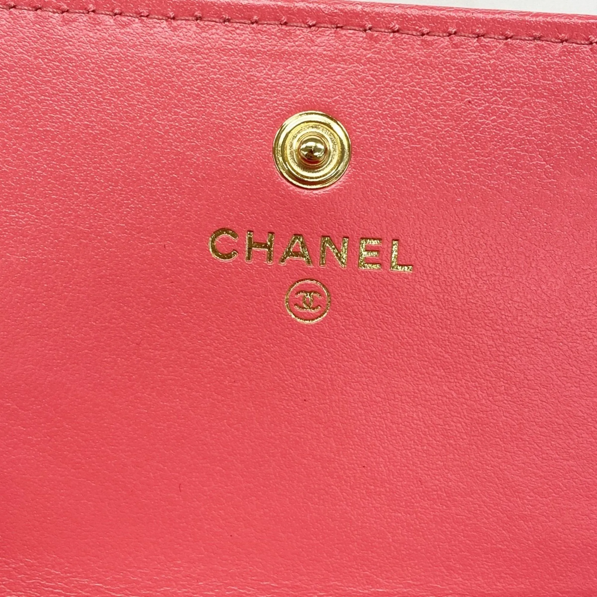 Chanel Leather Wallet (Tri-Fold) (Pre-Owned)