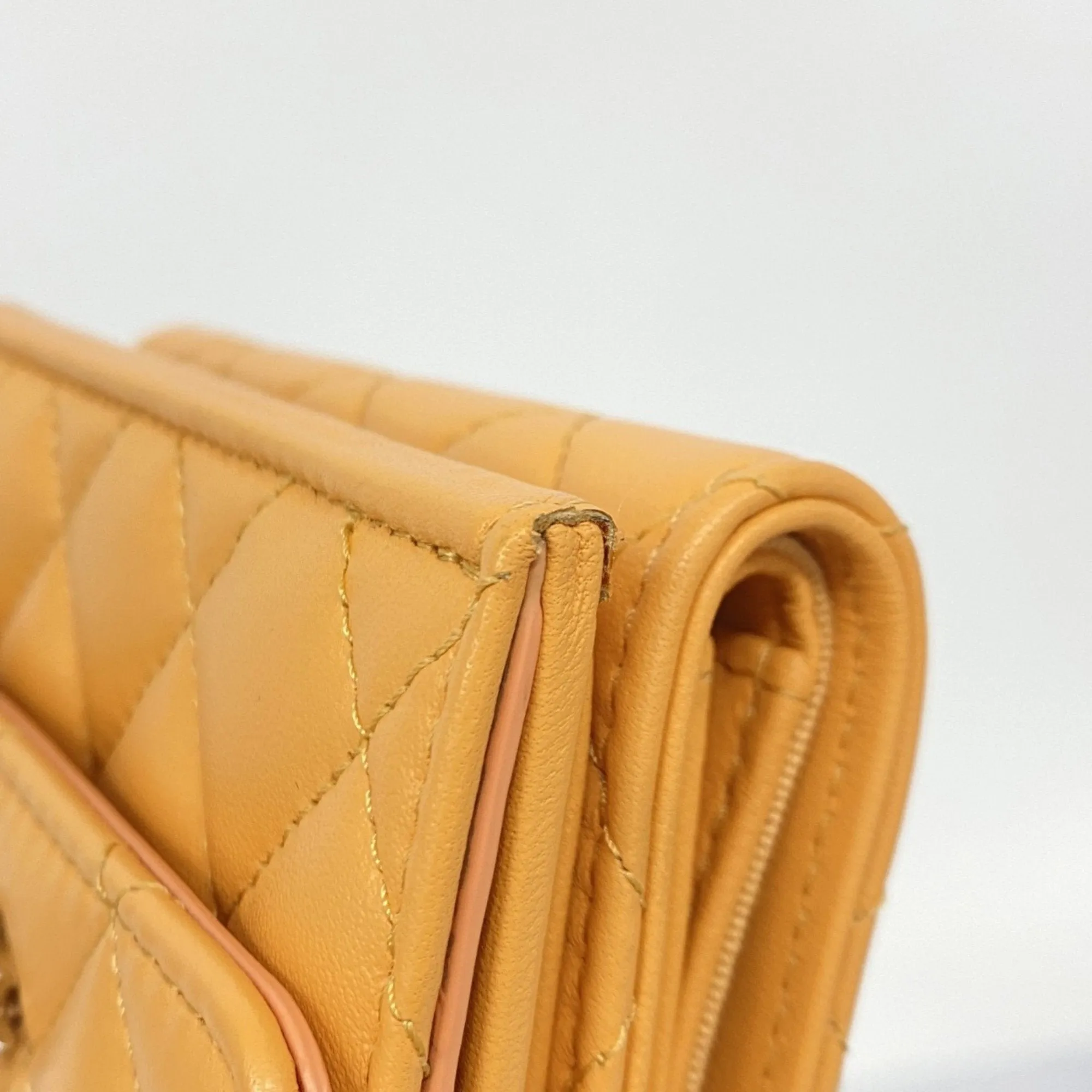 Chanel Leather Wallet (Tri-Fold) (Pre-Owned)
