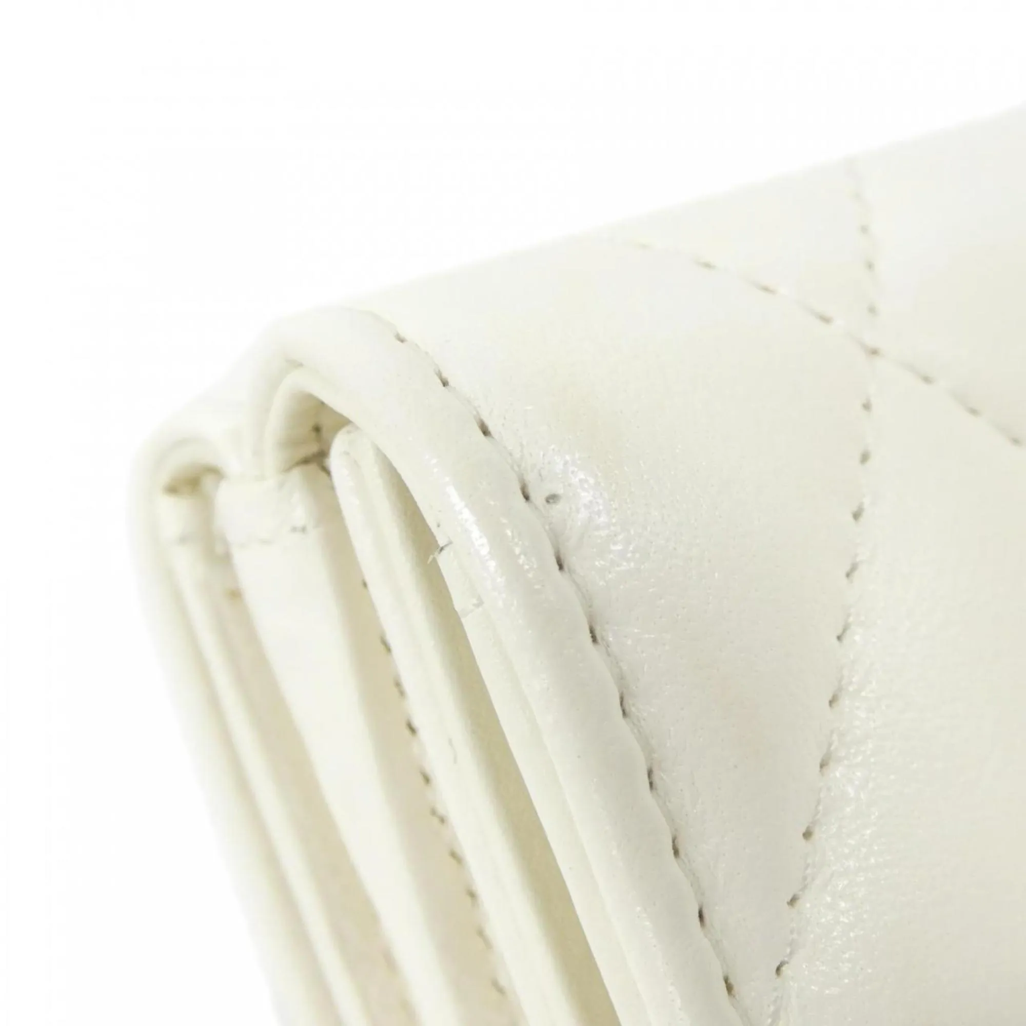 Chanel Leather Wallet (Tri-Fold) (Pre-Owned)