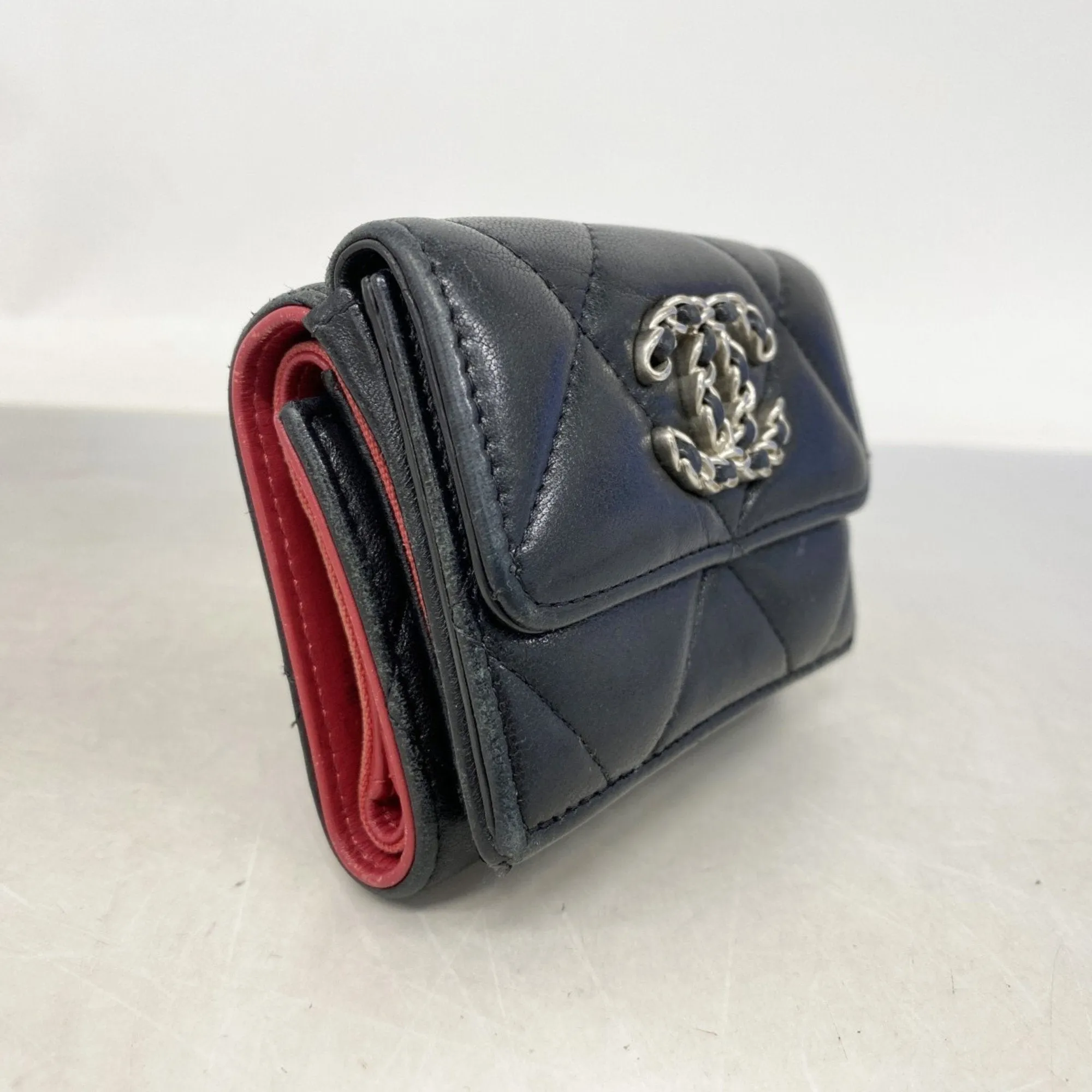Chanel Leather Wallet (Tri-Fold) (Pre-Owned)