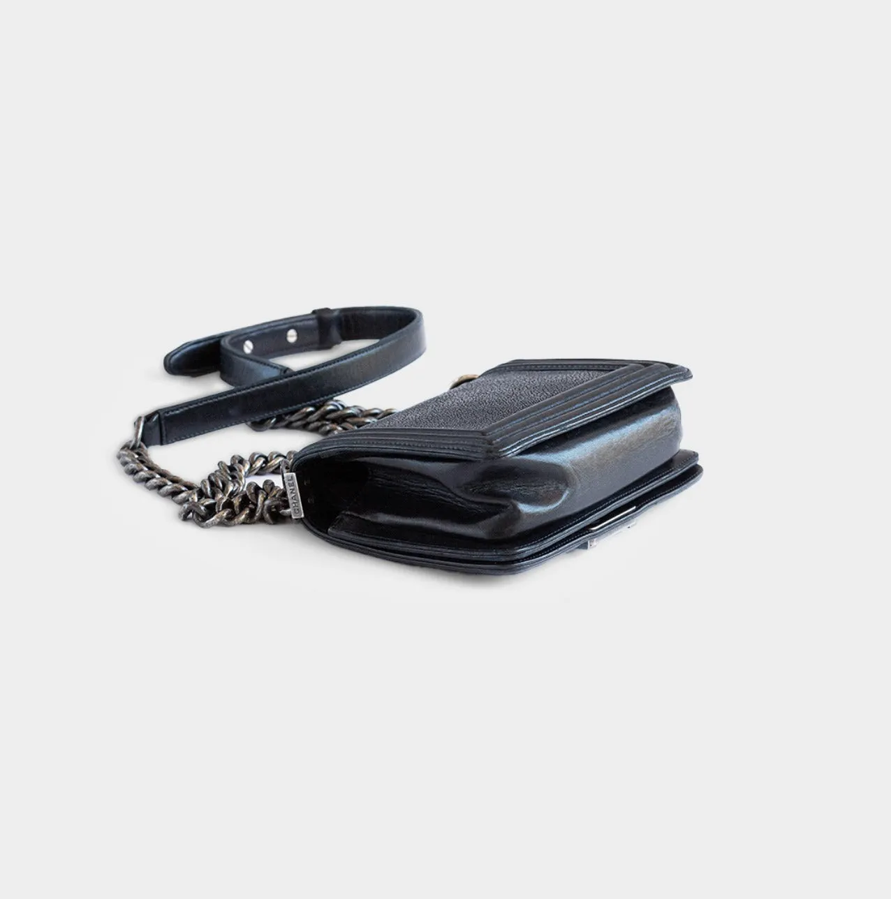 CHANEL - RARE BAG BOY SMALL BLACK STINGRAY