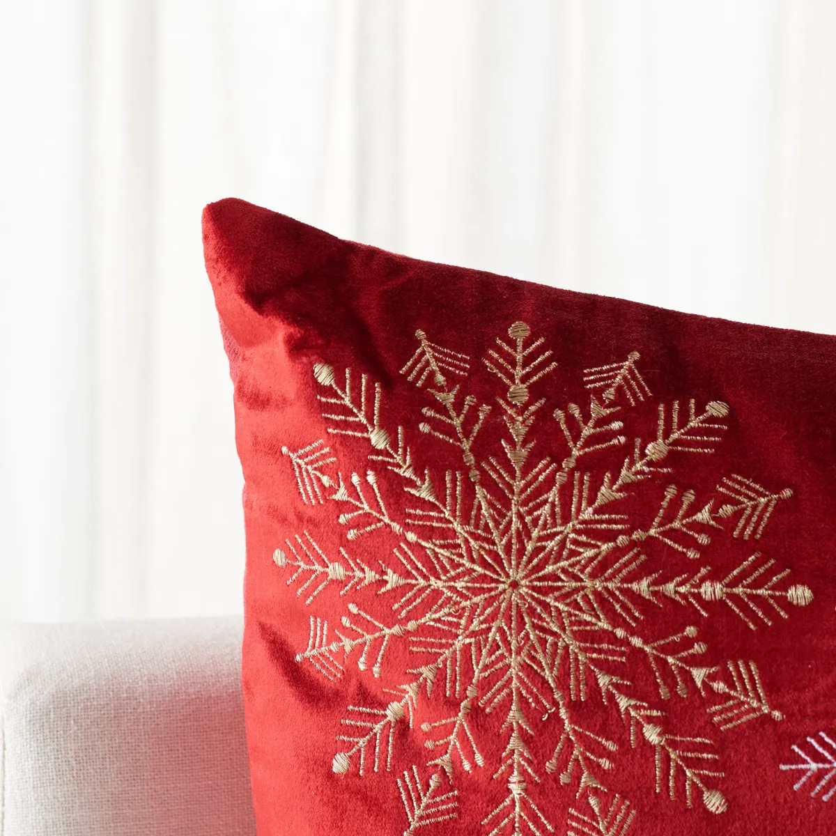 Cinthia Snowflake Pillow