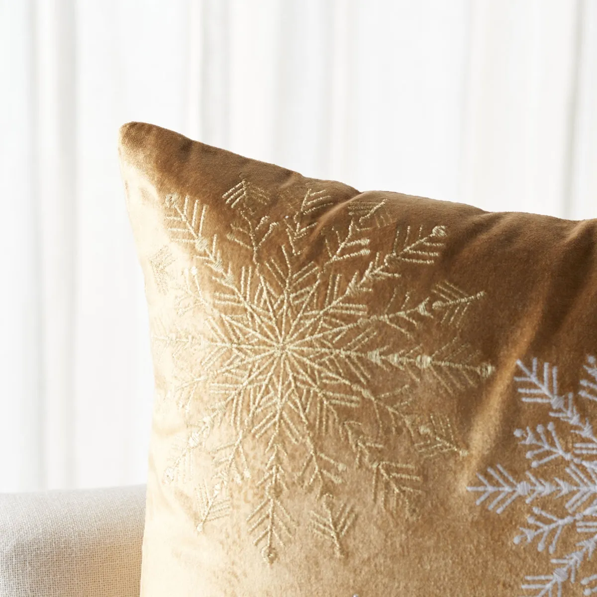 Cinthia Snowflake Pillow