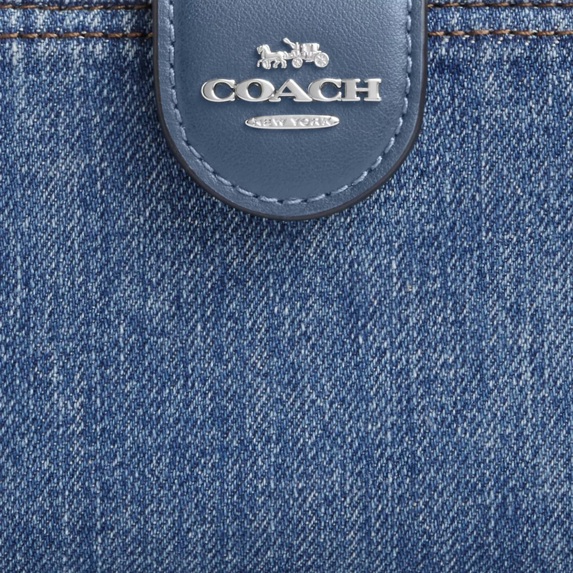 Coach Outlet Medium Corner Zip Wallet